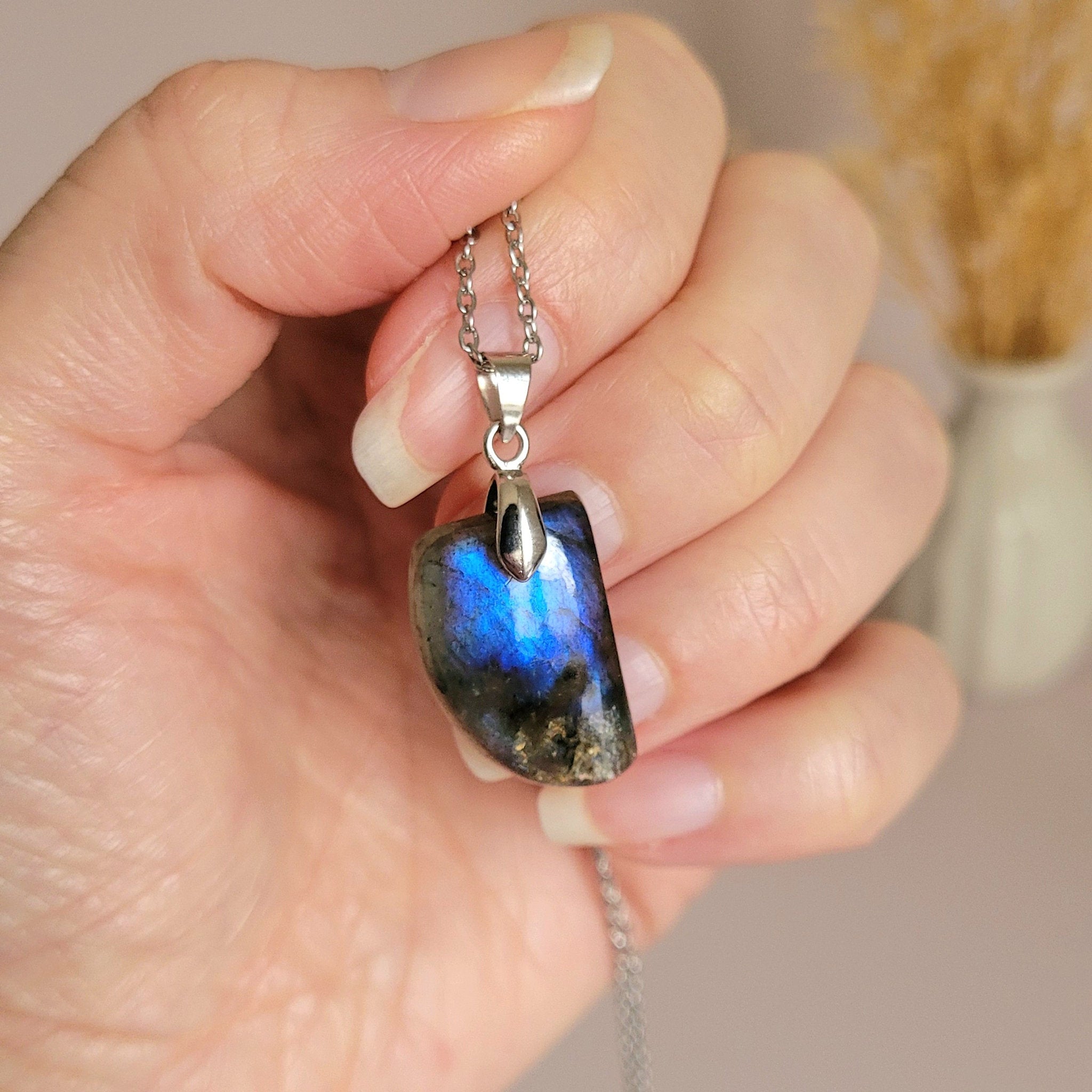 Pendentif en labradorite bélière argentée – 2,3 cm