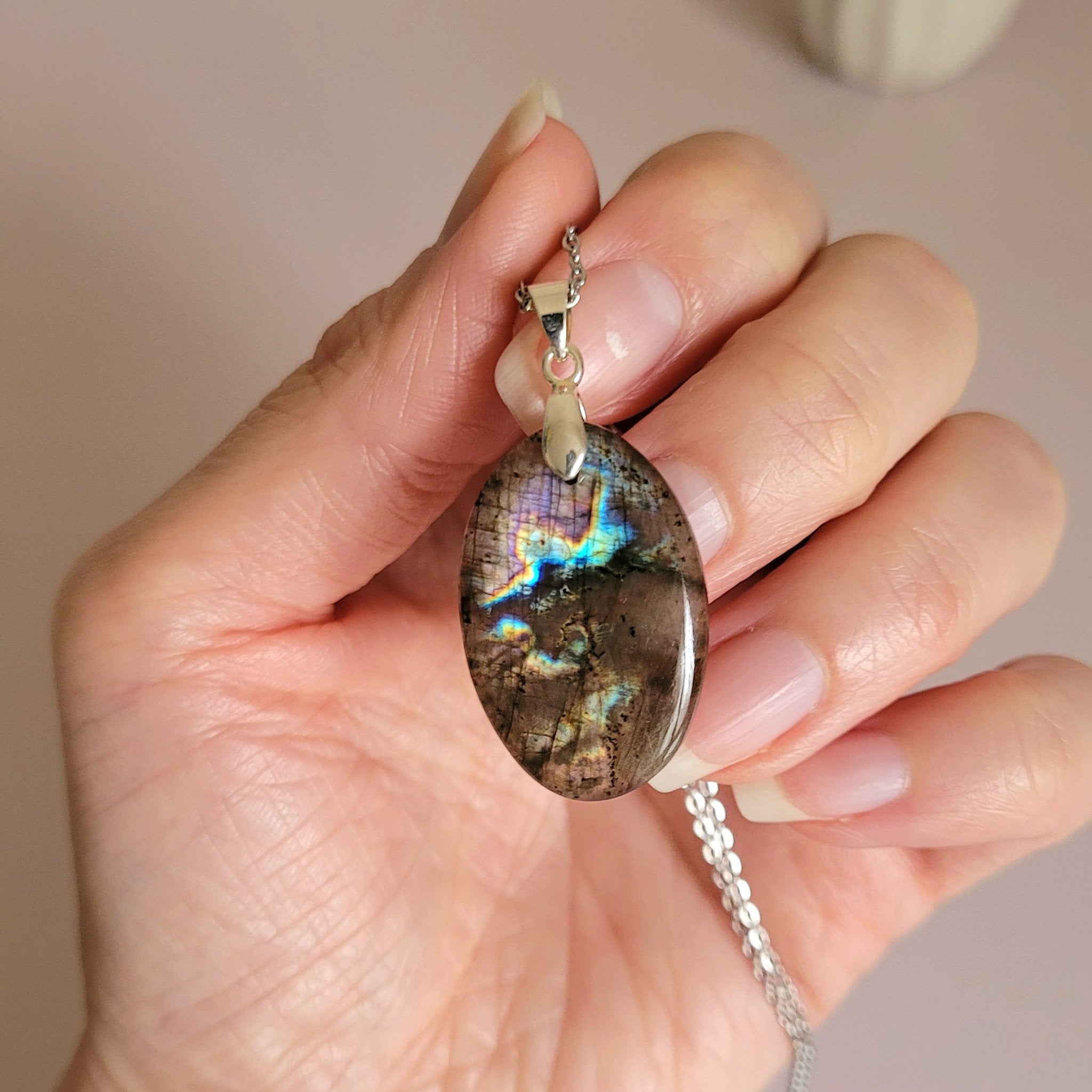 Pendentif en labradorite bélière argentée – 3,1 cm