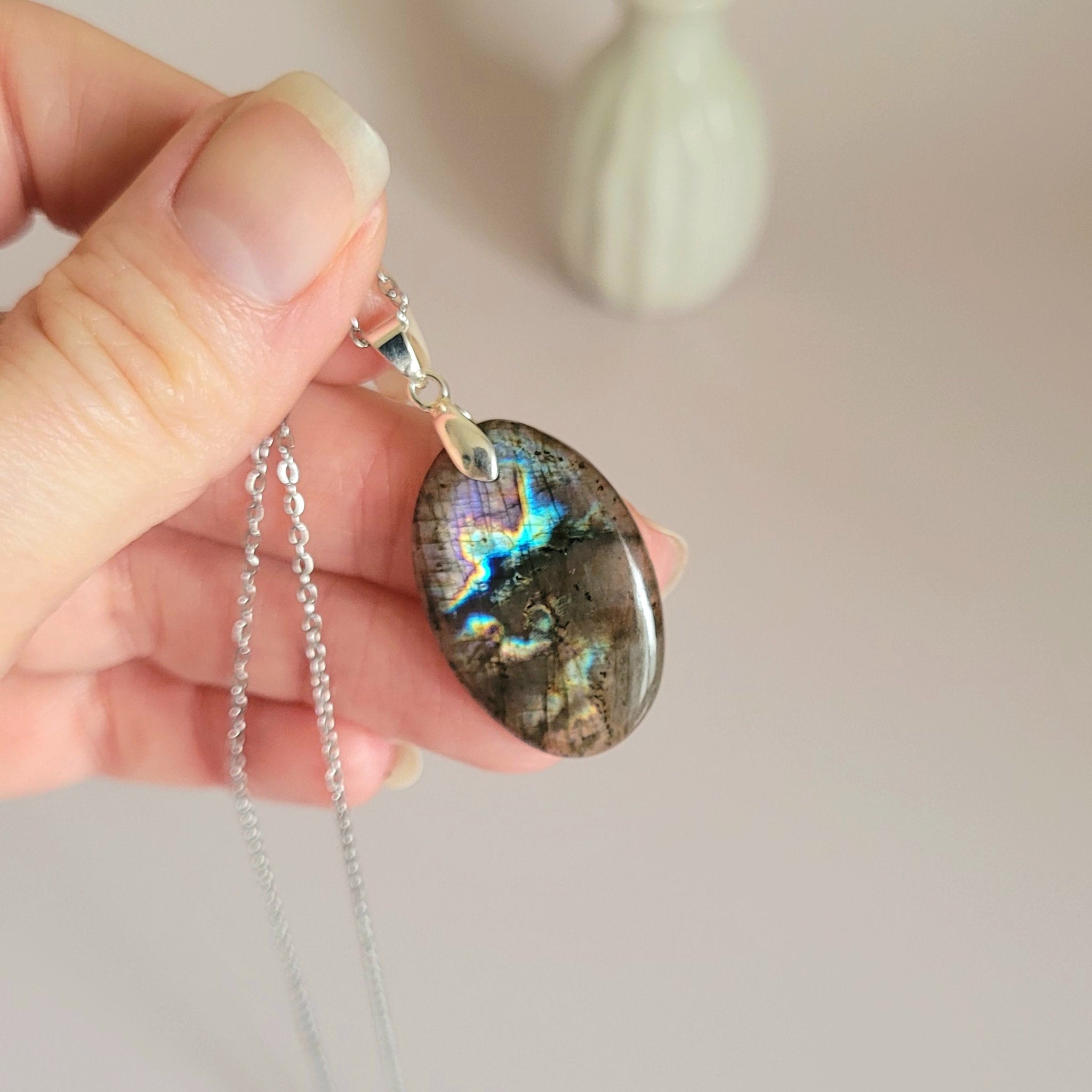 Pendentif en labradorite bélière argentée – 3,1 cm