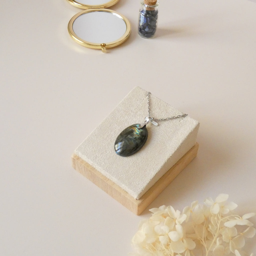 Pendentif en labradorite bélière argentée – 3,1 cm