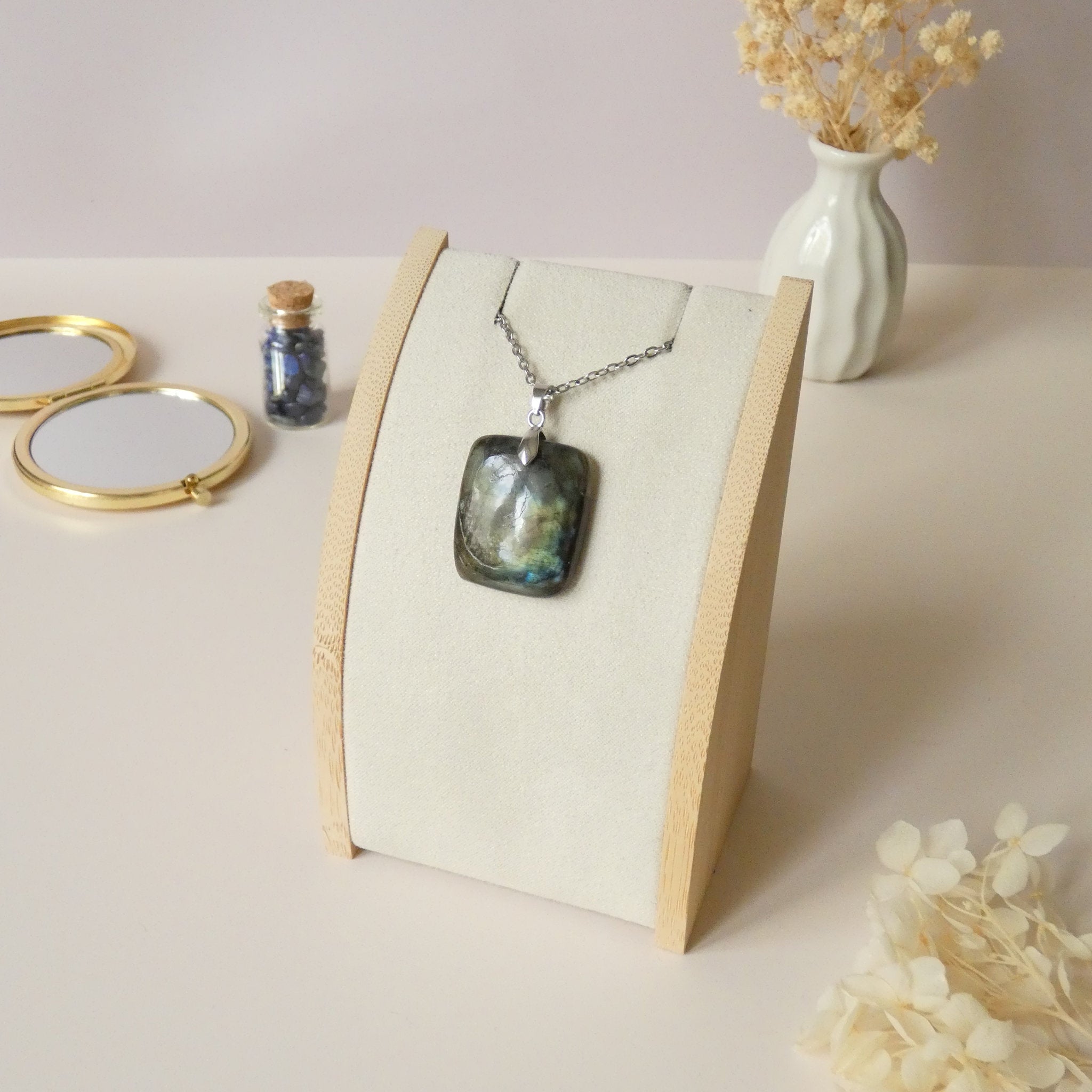 Pendentif en labradorite bélière argentée – 2,7 cm