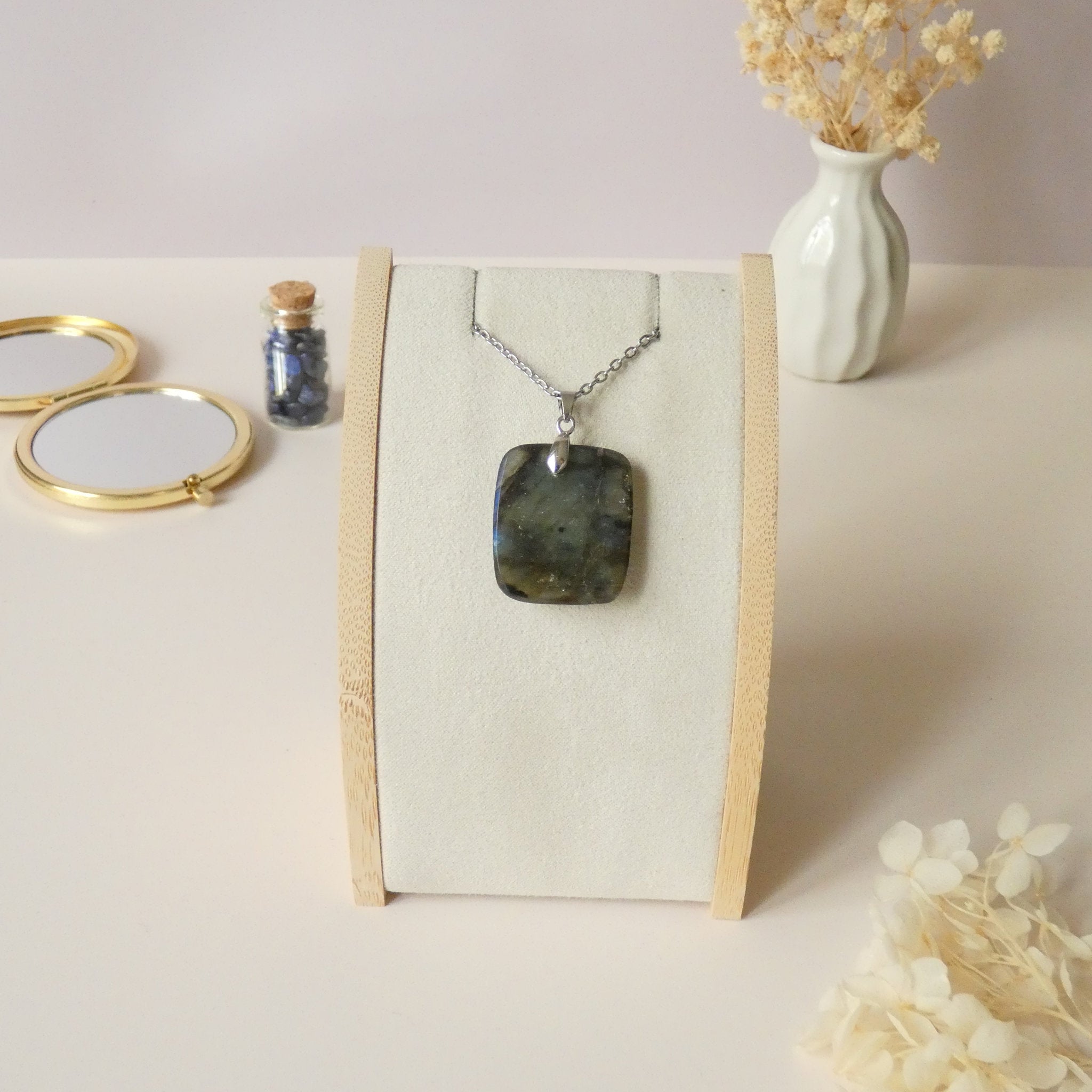 Pendentif en labradorite bélière argentée – 2,7 cm