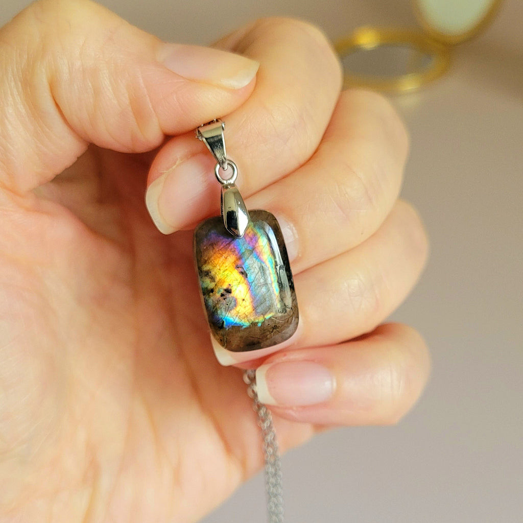 Pendentif en labradorite 2,1 cm bélière argentée