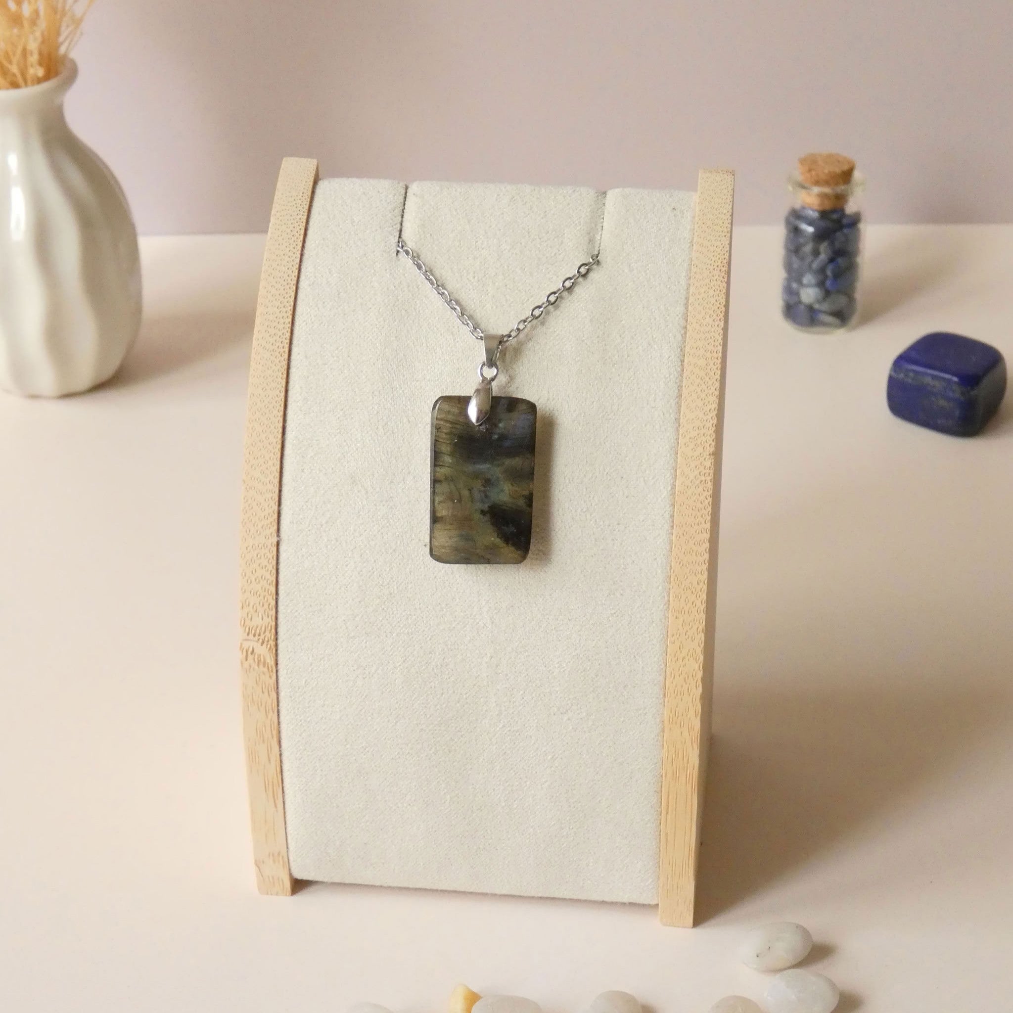 Pendentif en labradorite bélière argentée – 3,7 cm