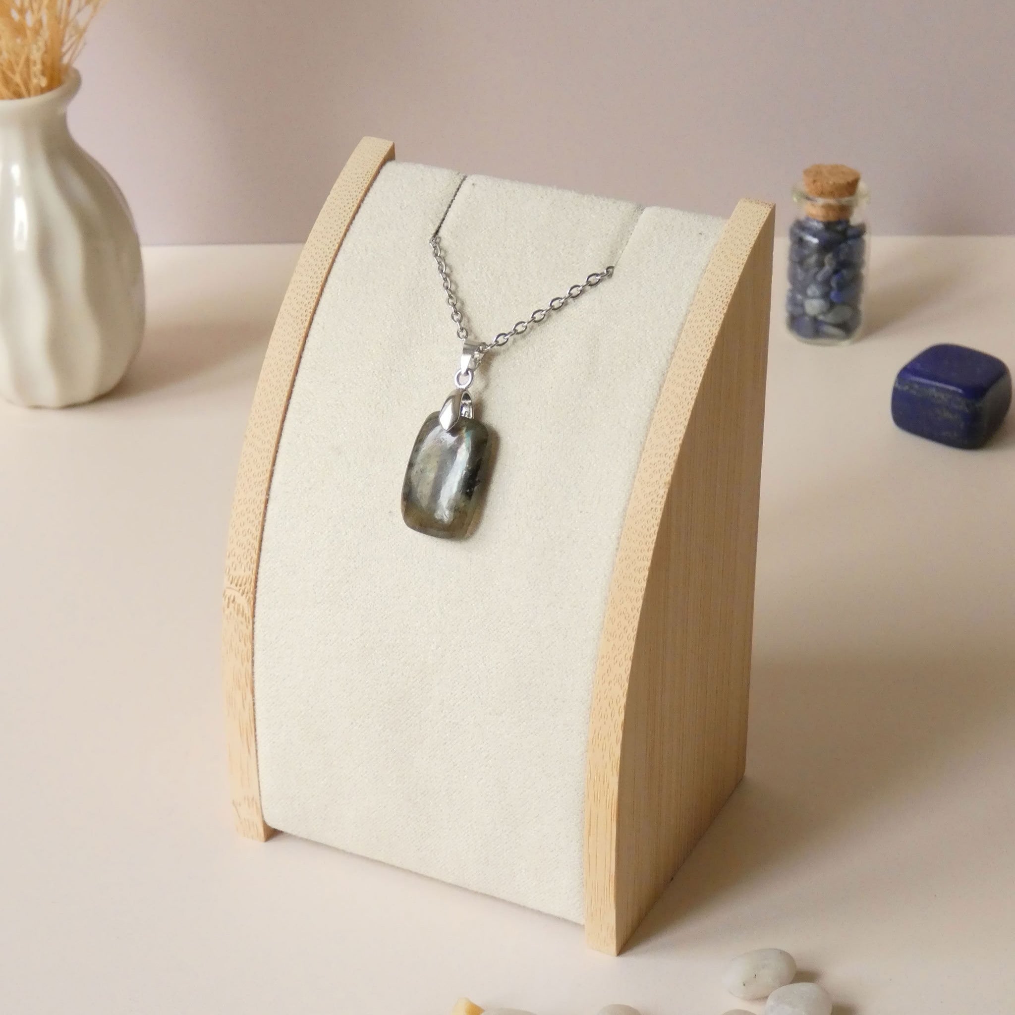 Pendentif en labradorite 2,1 cm bélière argentée