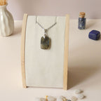 Pendentif en labradorite 2,1 cm bélière argentée