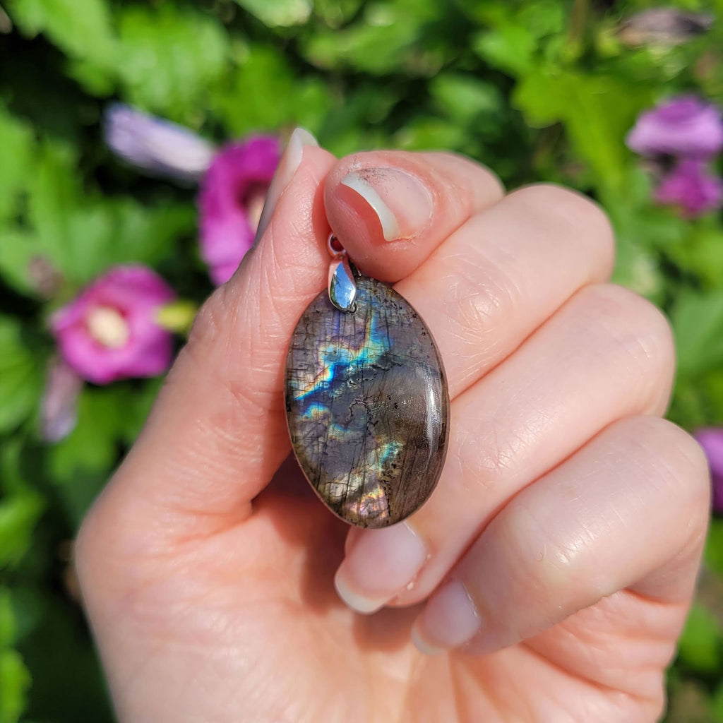 Pendentif en labradorite bélière argentée – 3,1 cm