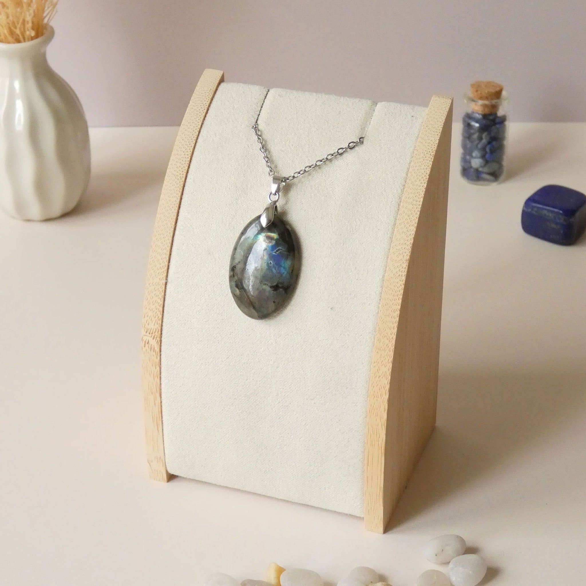 Pendentif en labradorite bélière argentée – 3,1 cm