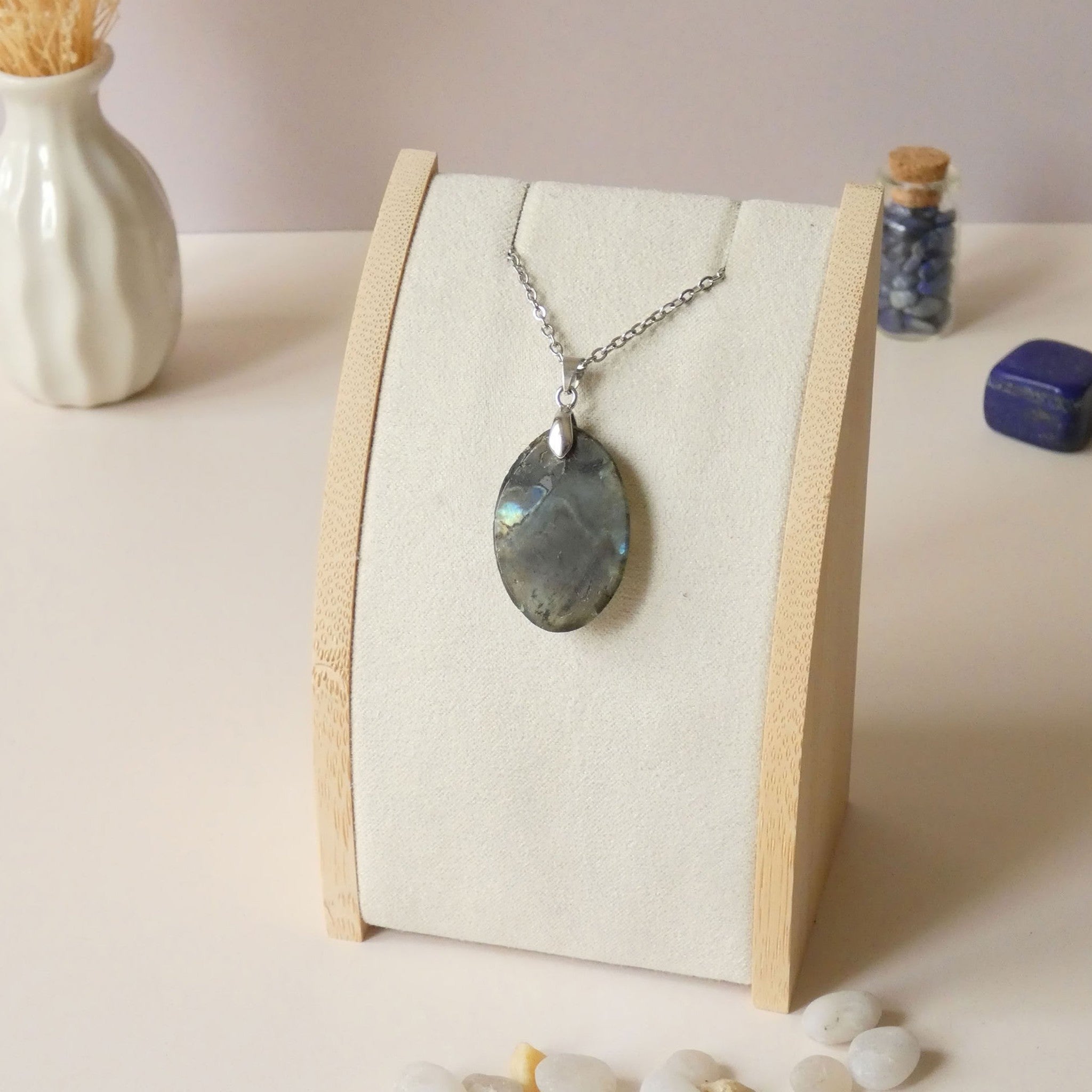 Pendentif en labradorite bélière argentée – 3,1 cm