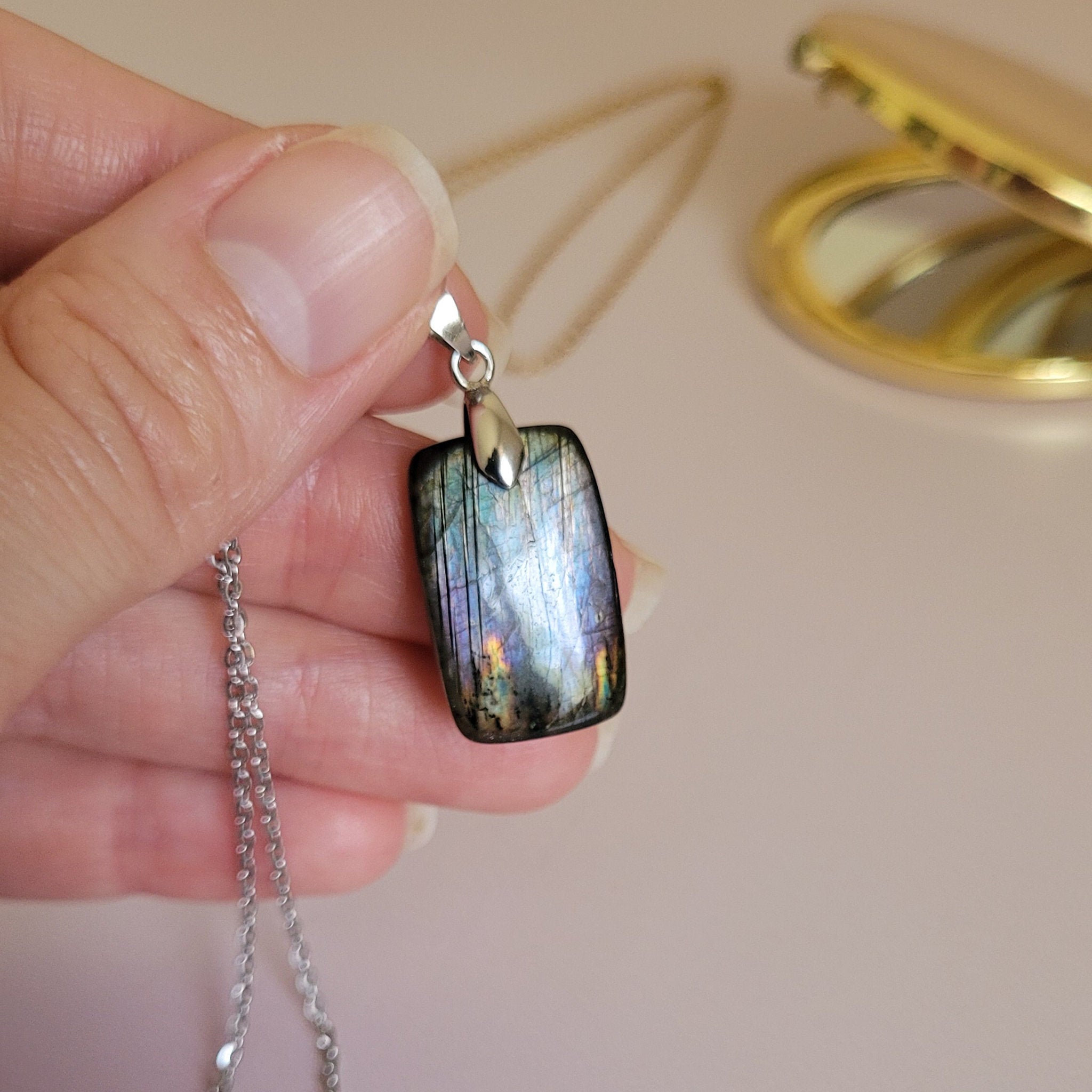Pendentif en labradorite – 2,3 cm