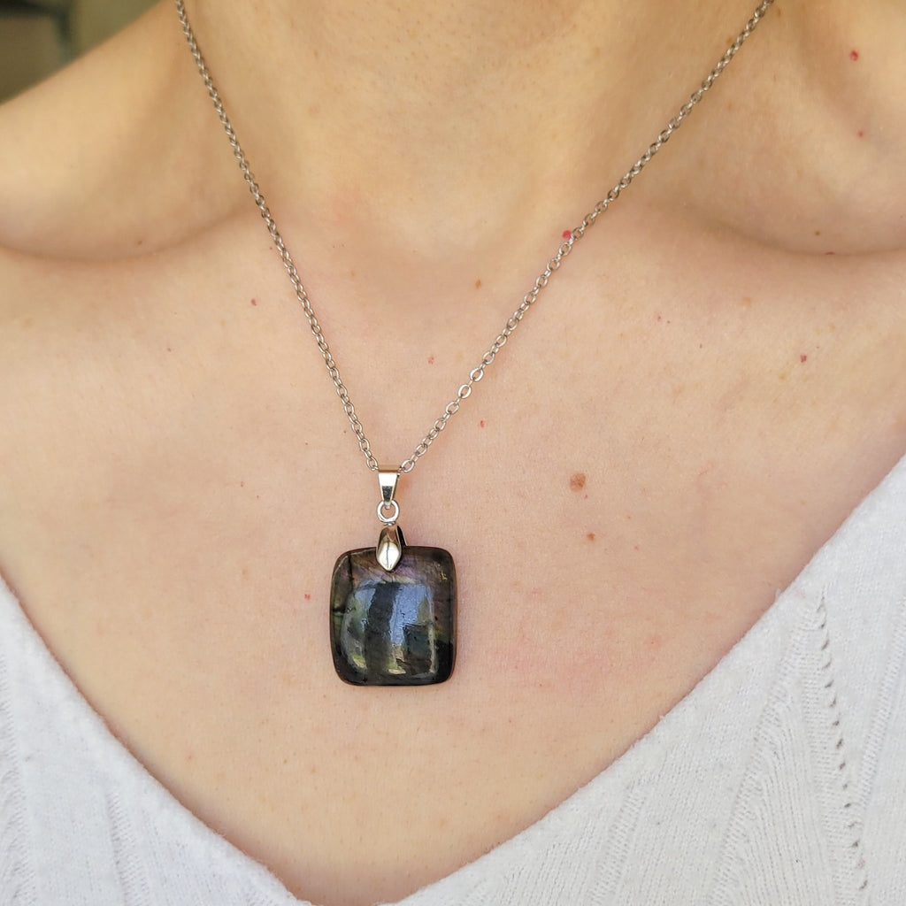 Pendentif en labradorite – 2 cm