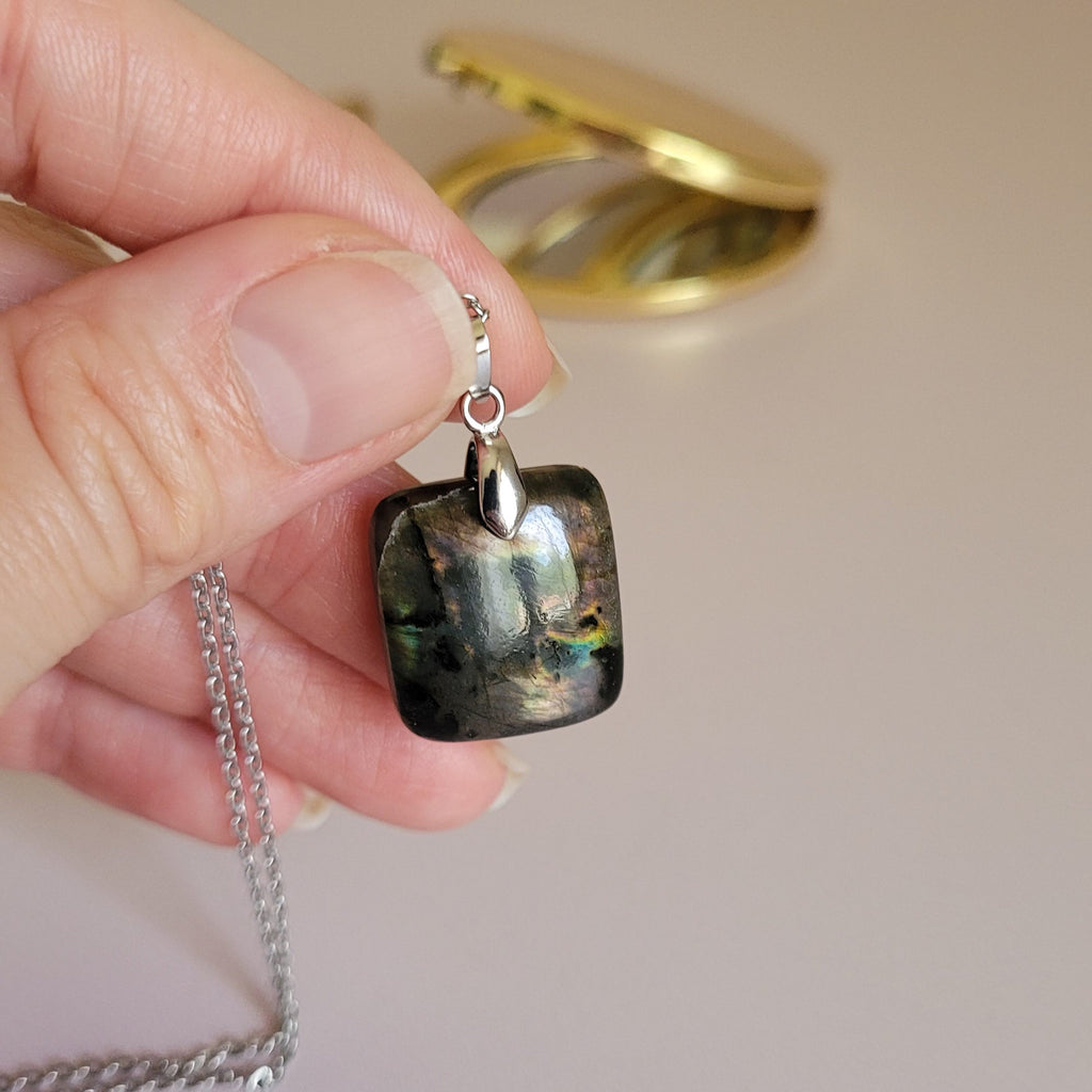 Pendentif en labradorite – 2 cm