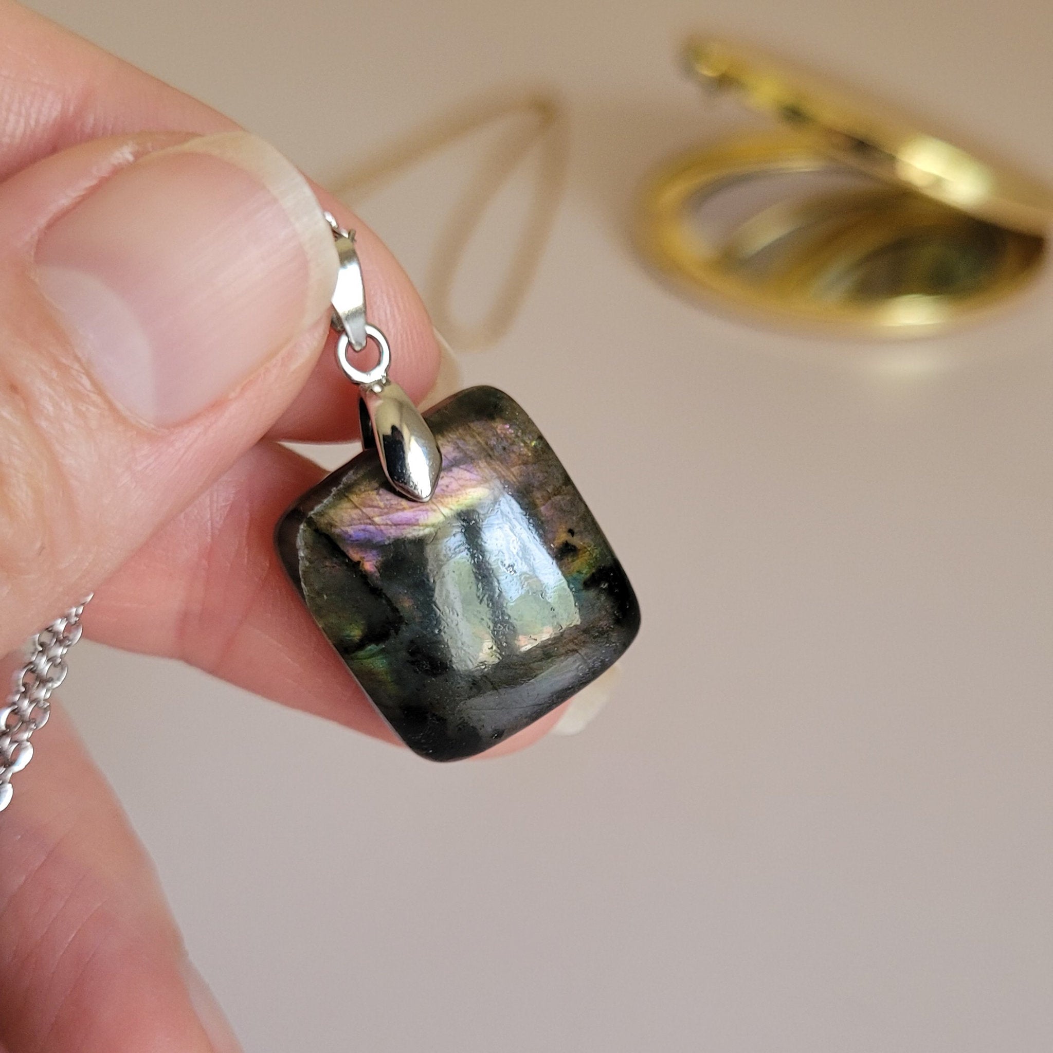 Pendentif en labradorite – 2 cm