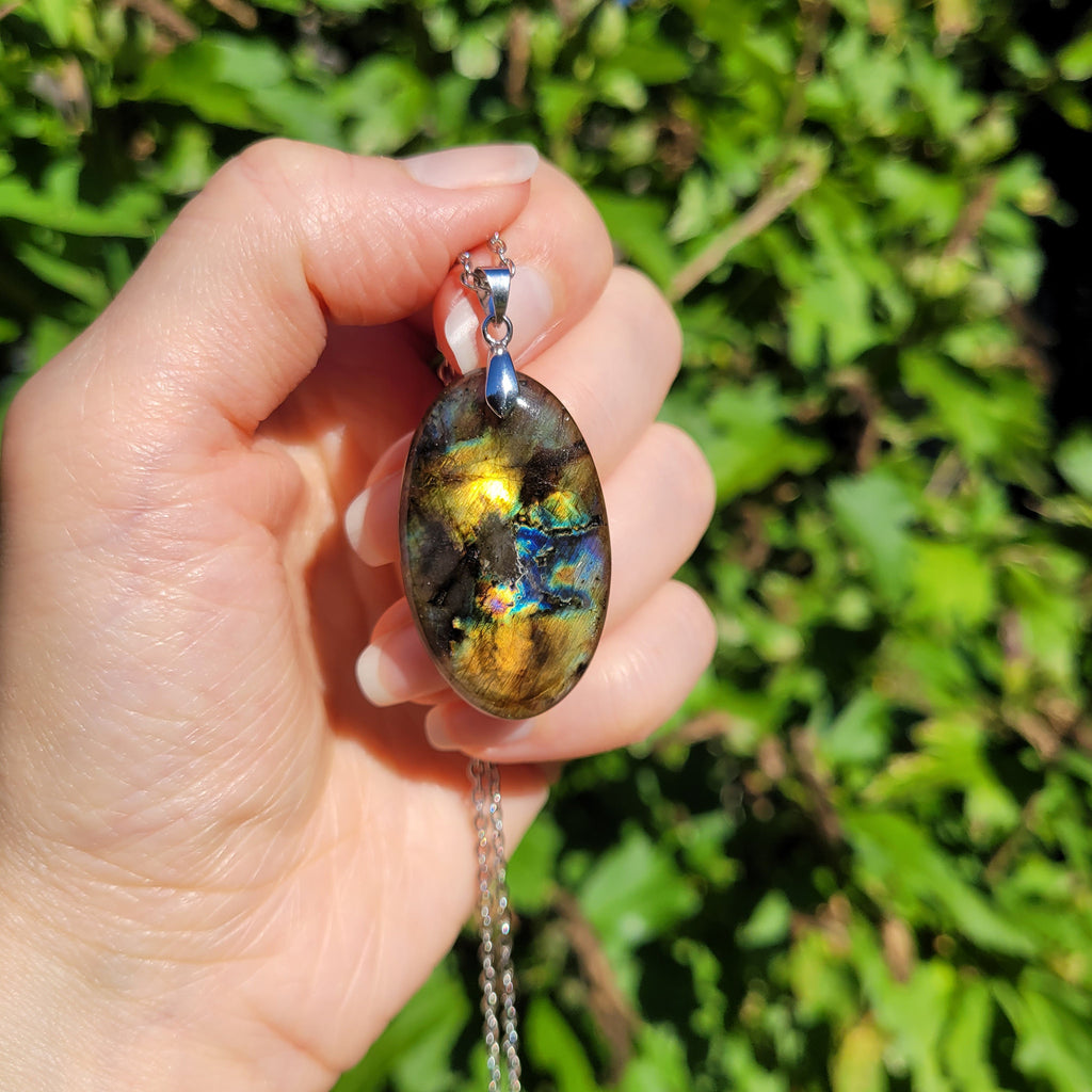 Pendentif en labradorite bélière argentée – 3,7 cm