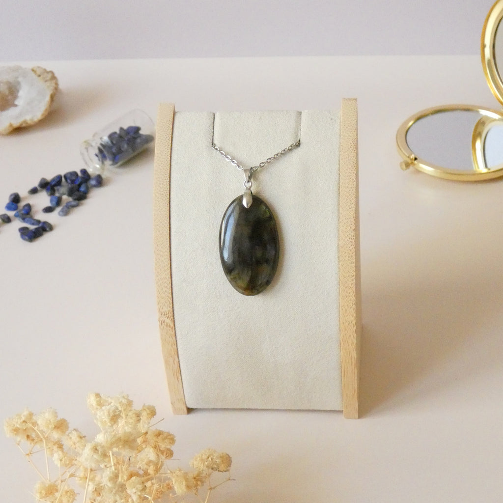 Pendentif en labradorite bélière argentée – 3,7 cm