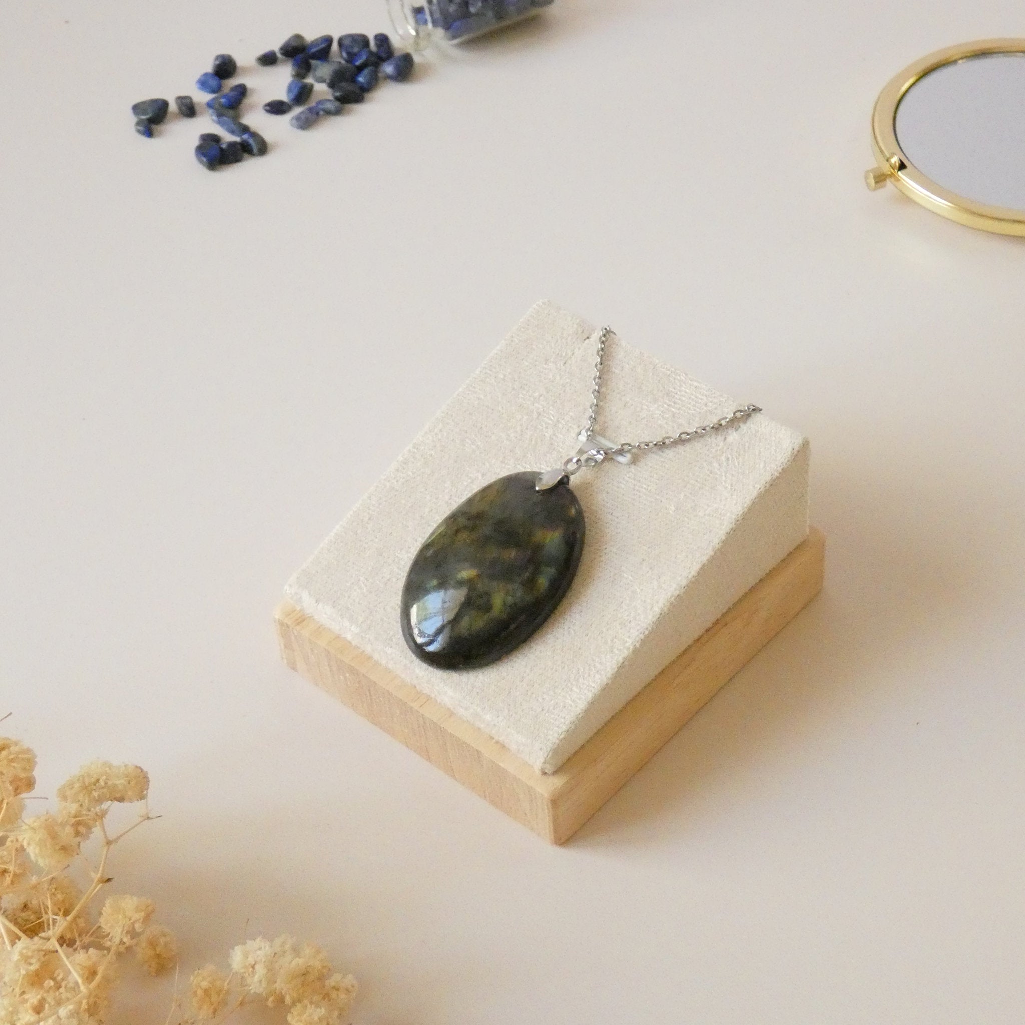 Pendentif en labradorite bélière argentée – 4,2 cm