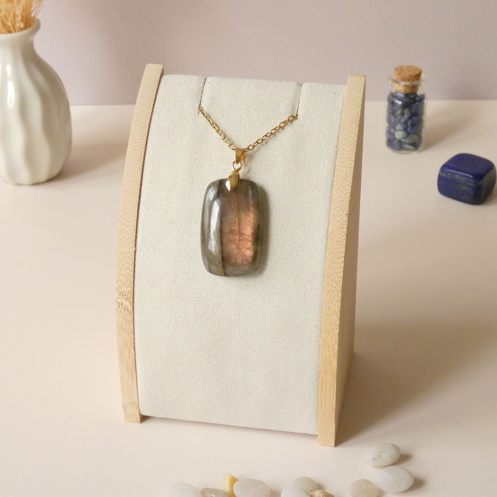 Pendentif en labradorite bélière dorée – 3,3 cm
