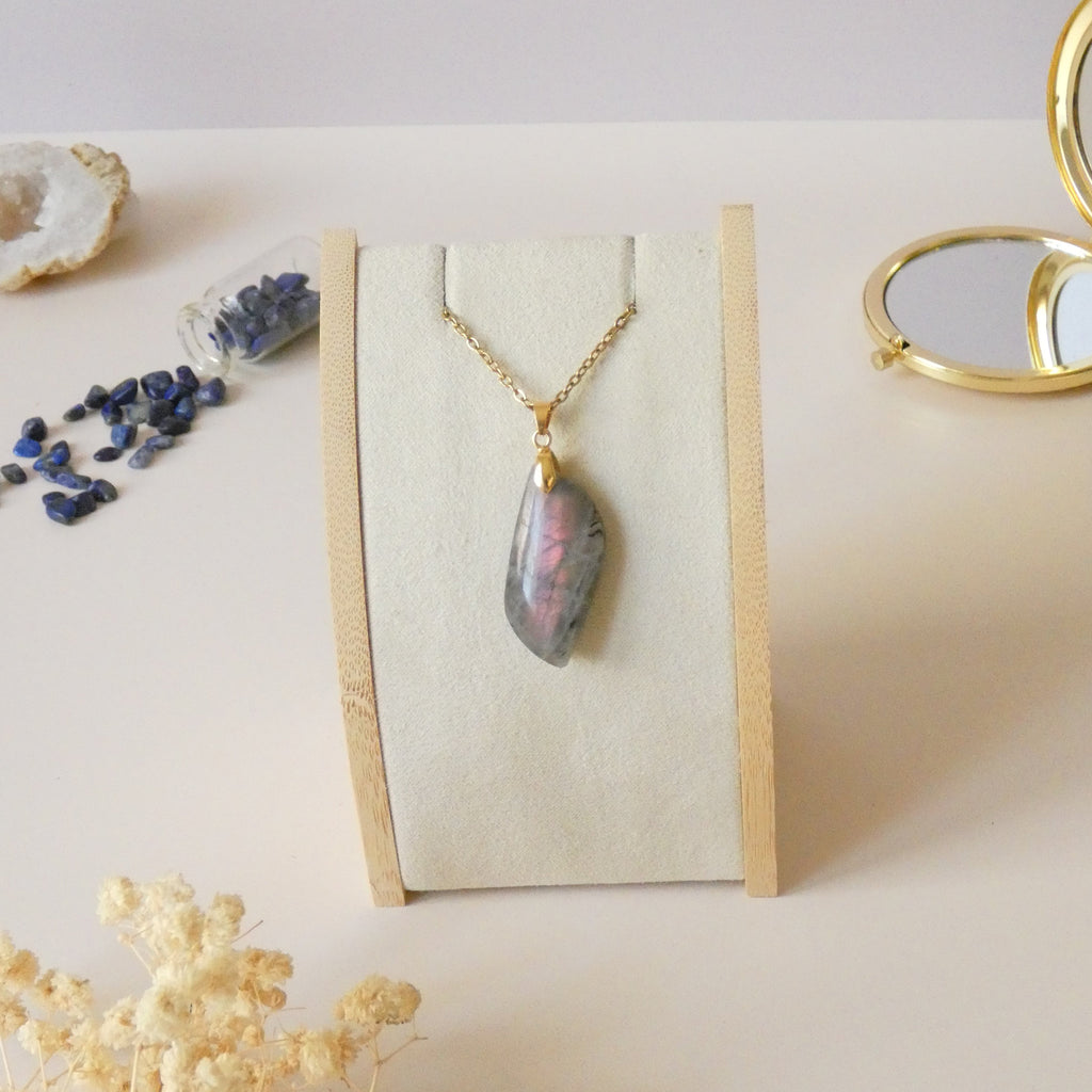 Pendentif en labradorite bélière dorée – 3,6 cm