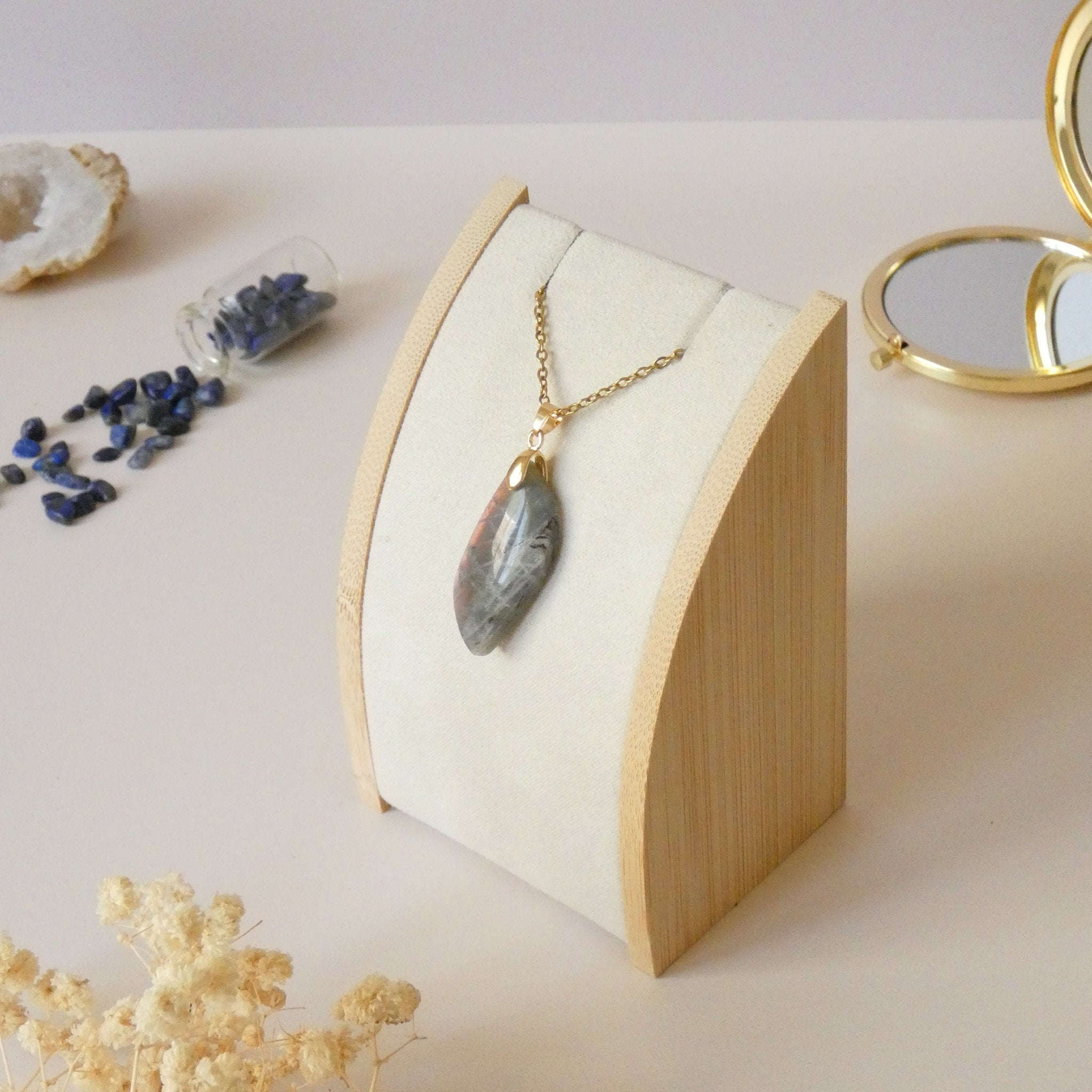 Pendentif en labradorite bélière dorée – 3,6 cm