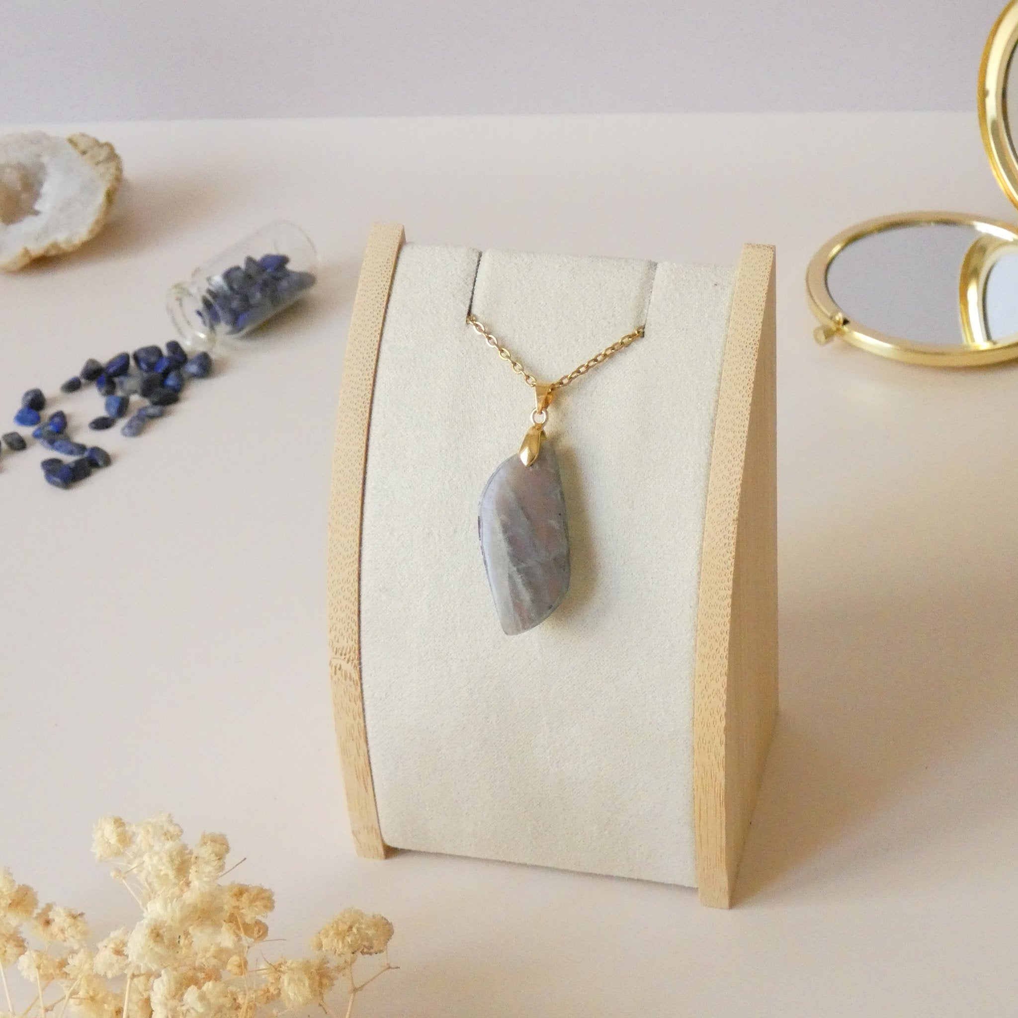 Pendentif en labradorite bélière dorée – 3,6 cm