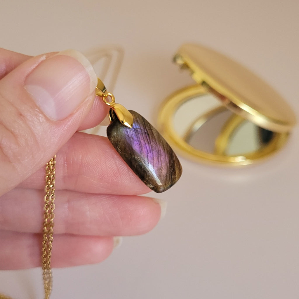 Pendentif en labradorite violette – 2,2 cm