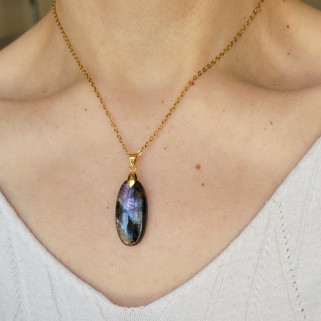 Pendentif en labradorite violette – 2,9 cm