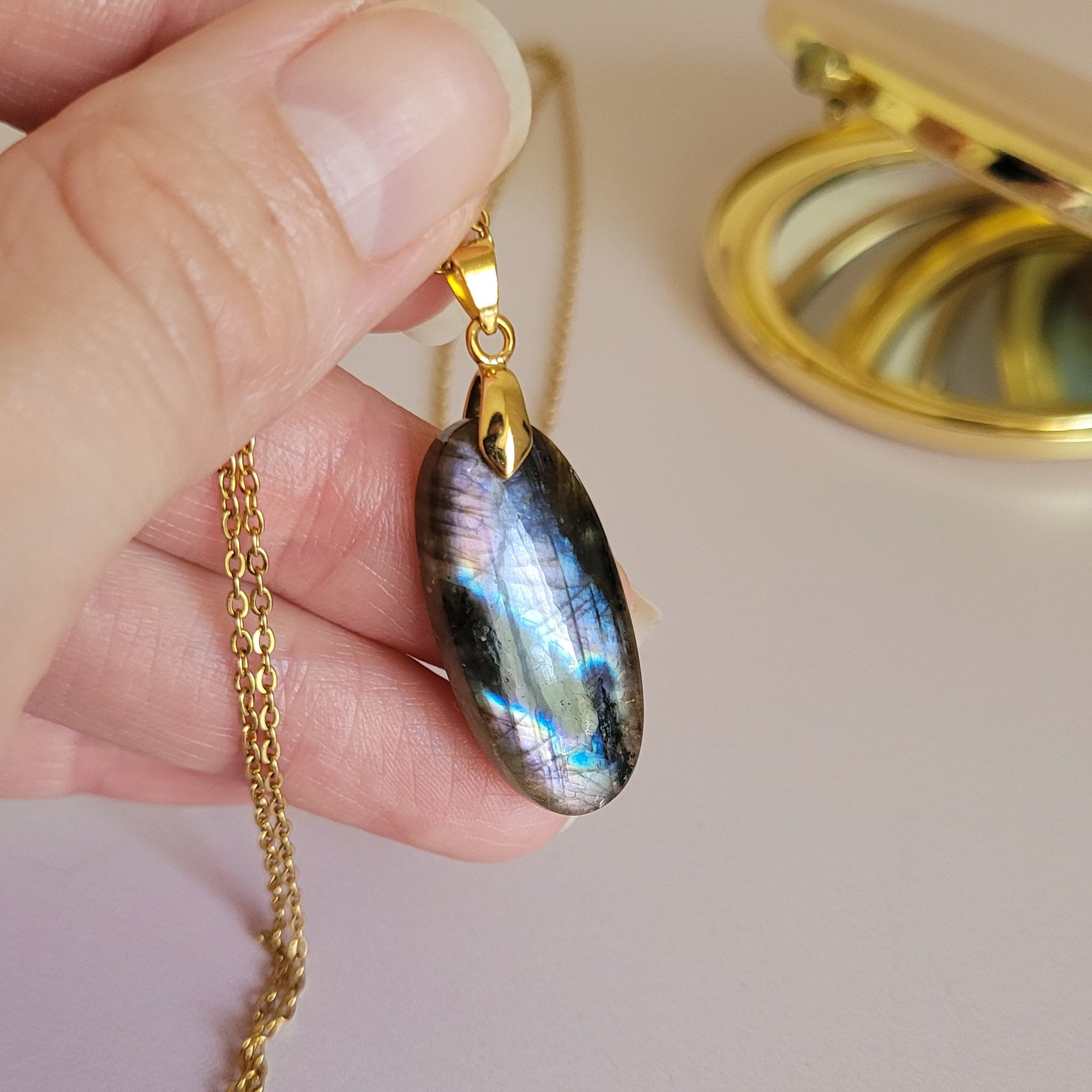Pendentif en labradorite violette – 2,9 cm