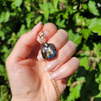 Pendentif en labradorite 1,6 cm bélière dorée