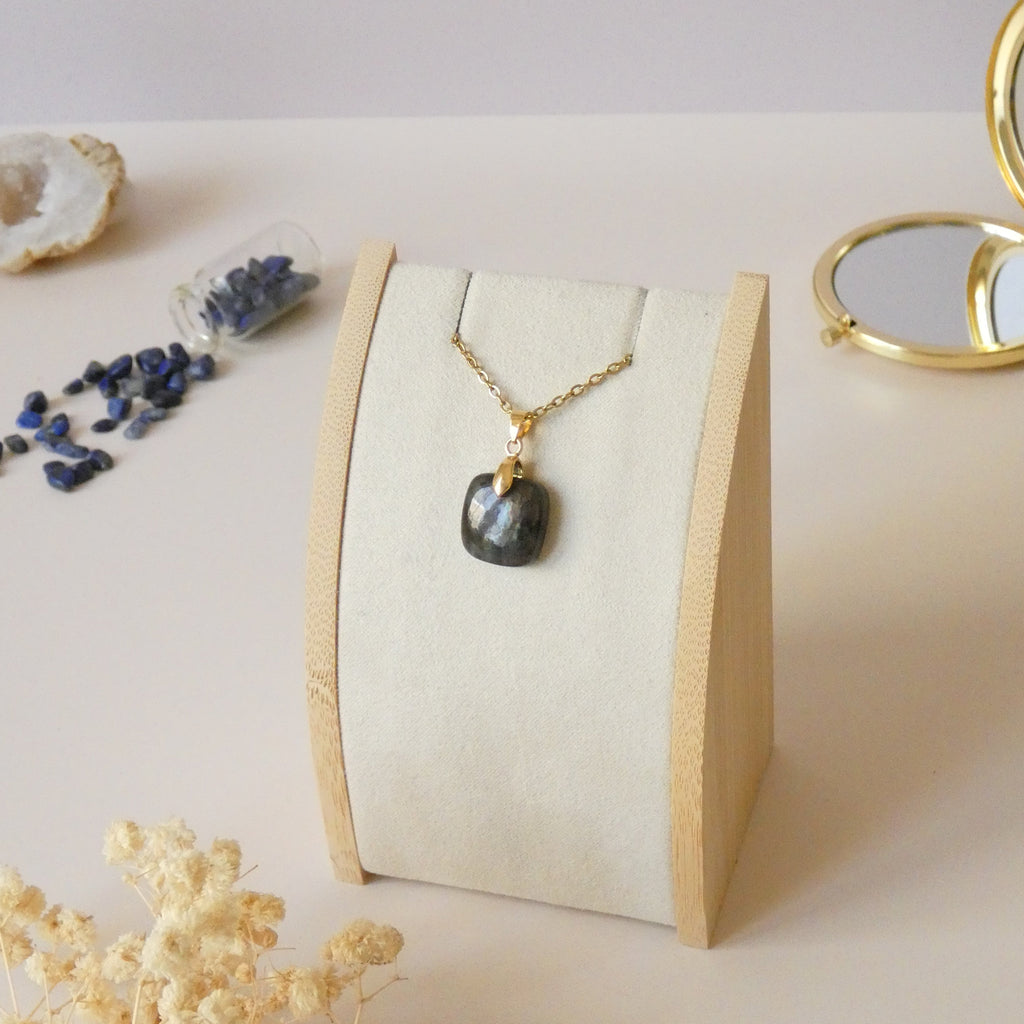 Pendentif en labradorite 1,6 cm bélière dorée