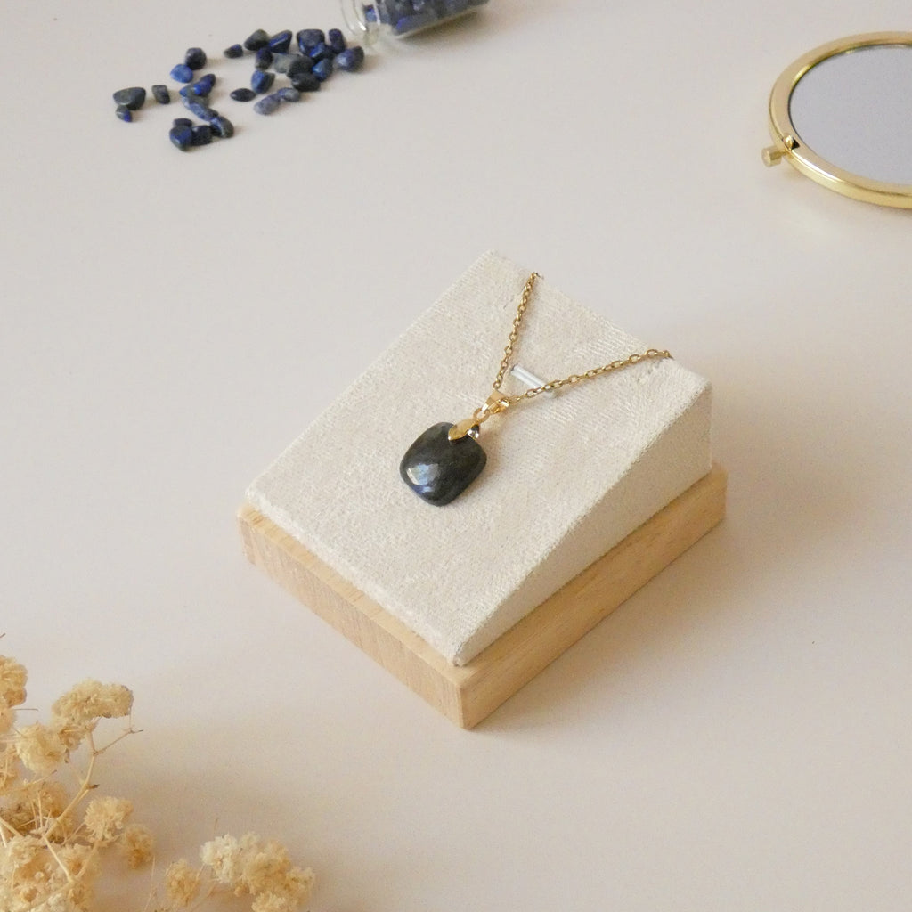 Pendentif en labradorite 1,6 cm bélière dorée