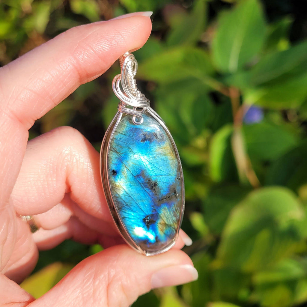 Pendentif en labradorite bleue 6,5 cm bijou artisanal