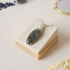 Pendentif en labradorite bleue 6,5 cm bijou artisanal