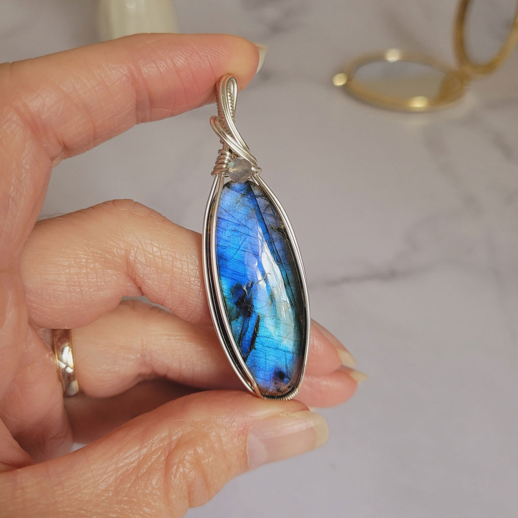 Pendentif en labradorite bleue 6,2 cm bijou artisanal