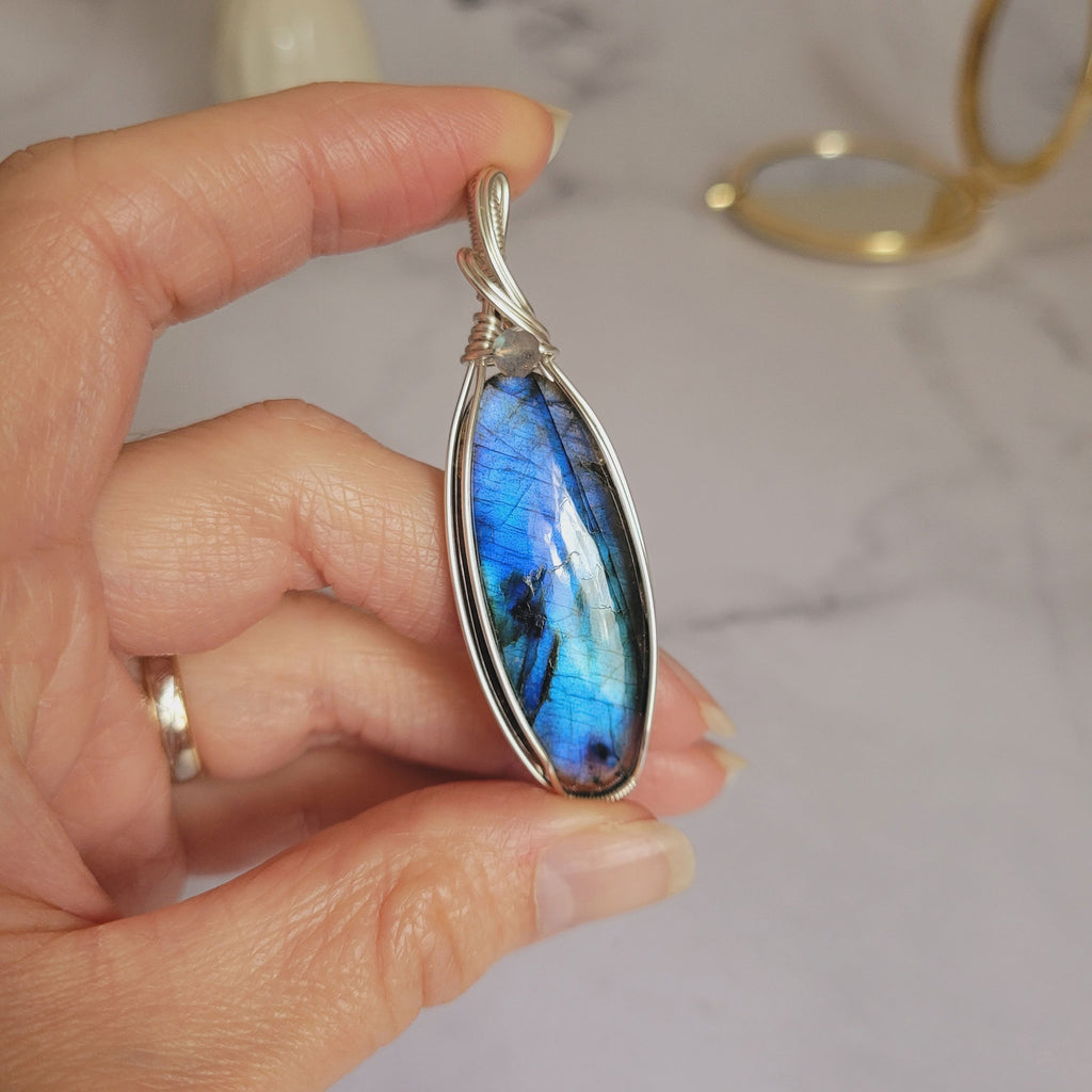 Pendentif en labradorite bleue 6,2 cm bijou artisanal