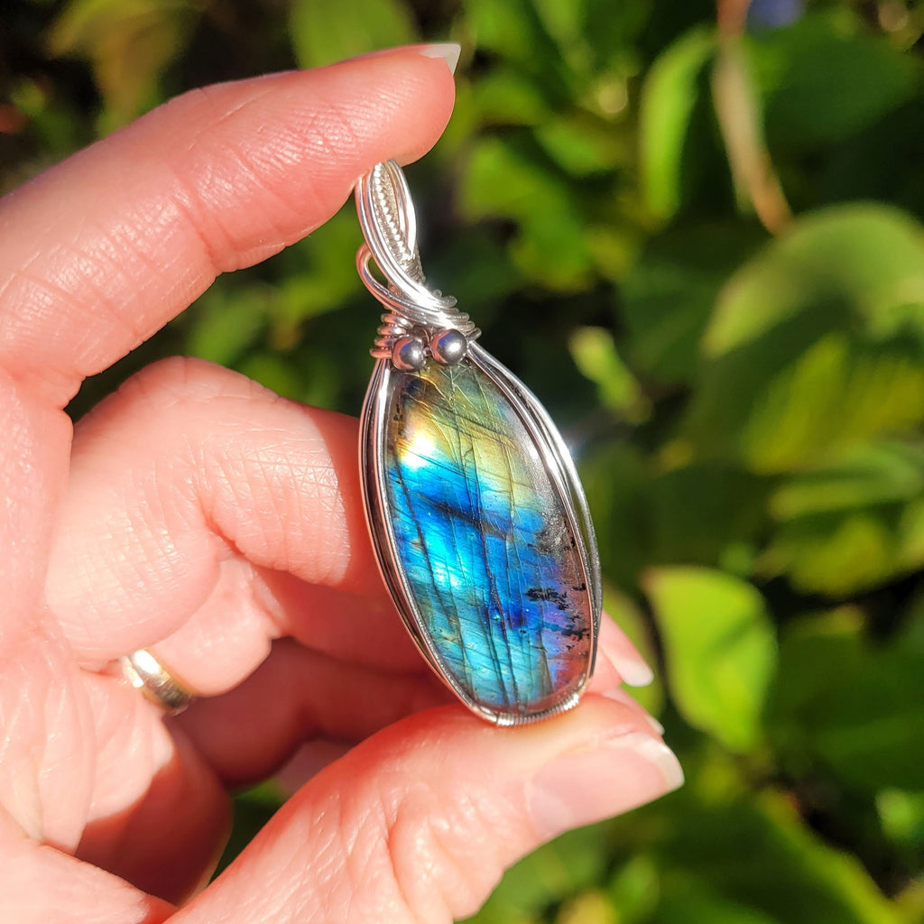Pendentif en labradorite bleue 5,6 cm bijou artisanal