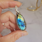 Pendentif en labradorite bleue 5,6 cm bijou artisanal