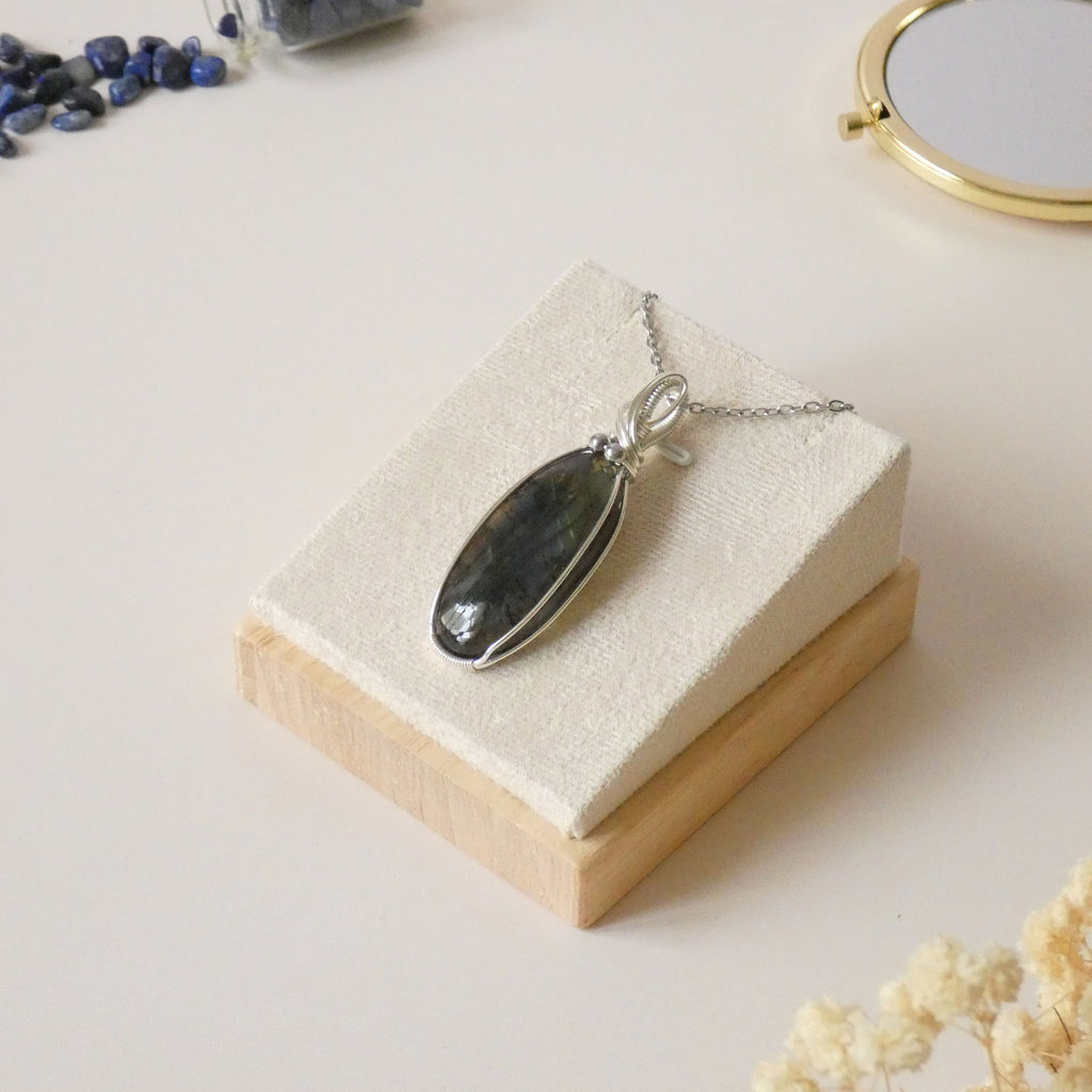 Pendentif en labradorite bleue 5,6 cm bijou artisanal