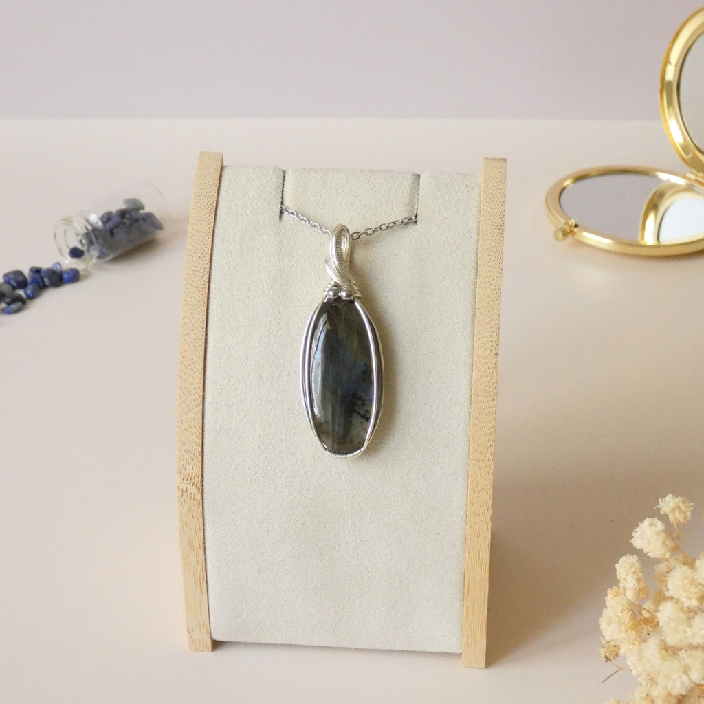 Pendentif en labradorite bleue 5,6 cm bijou artisanal