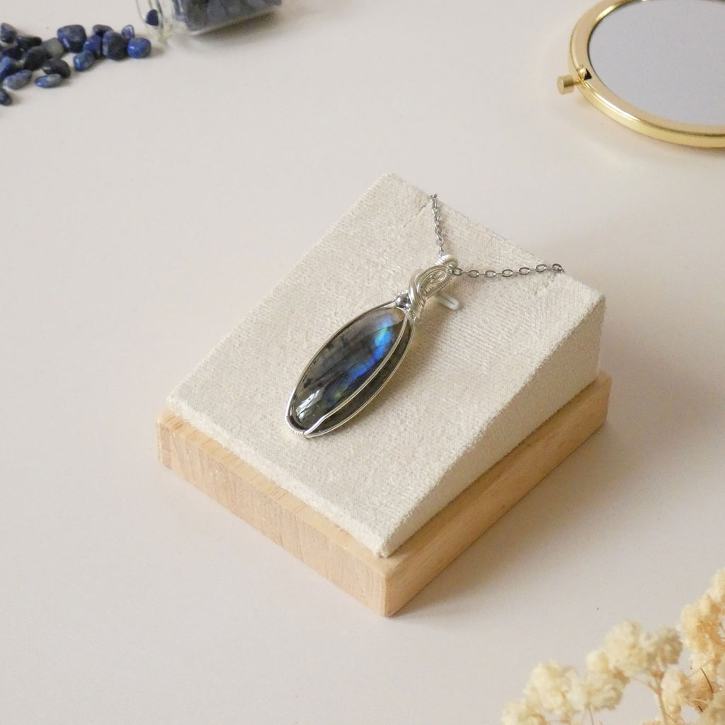 Pendentif en labradorite bleue 5,5 cm bijou artisanal