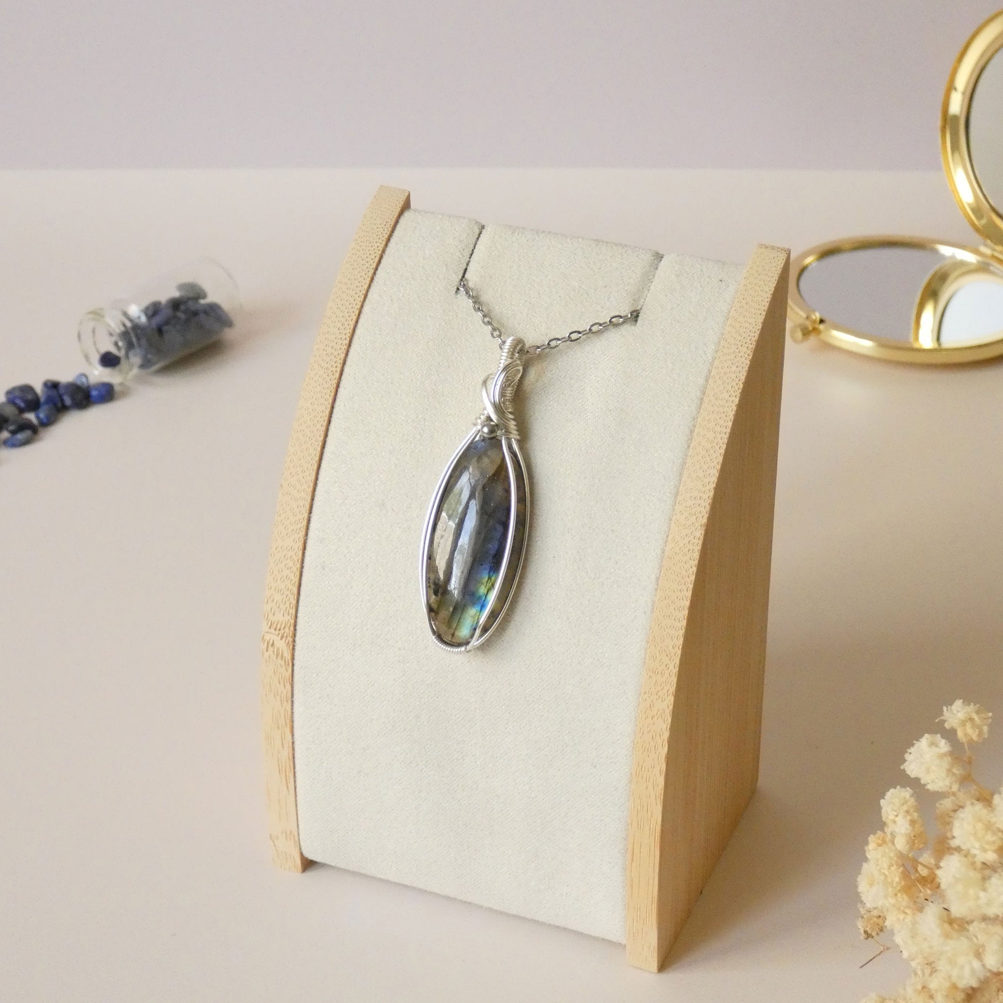 Pendentif en labradorite bleue 5,5 cm bijou artisanal