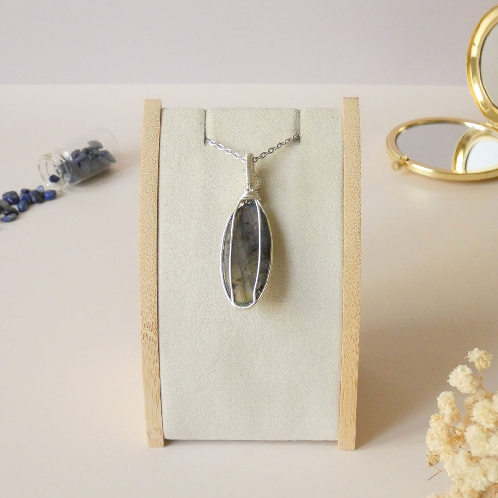 Pendentif en labradorite bleue 5,5 cm bijou artisanal