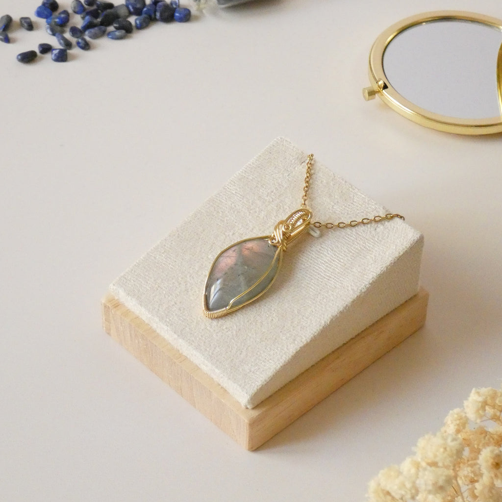 Pendentif en labradorite 4,6 cm bijou artisanal
