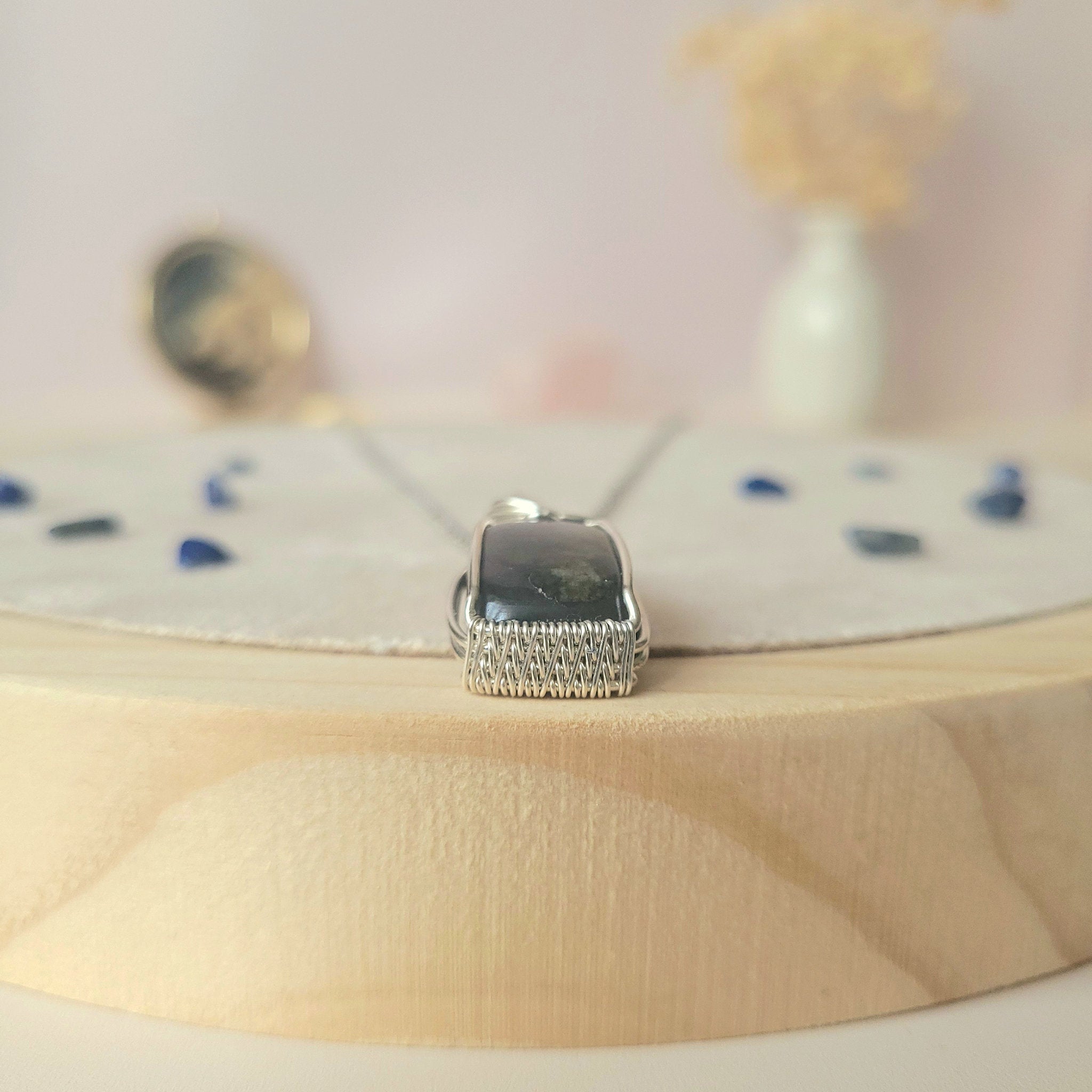 Pendentif en labradorite 3,4 cm bijou artisanal