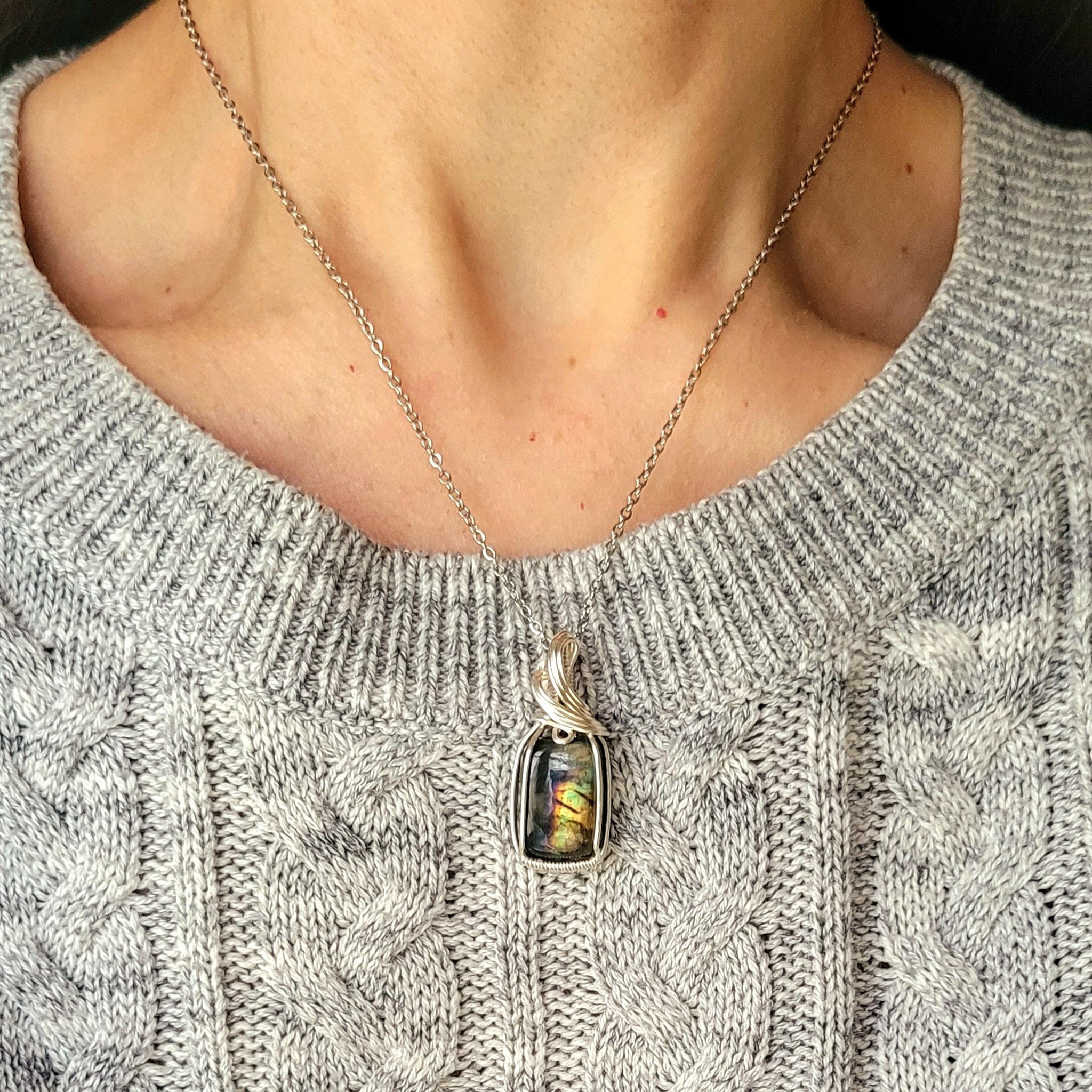 Pendentif en labradorite 3,4 cm bijou artisanal