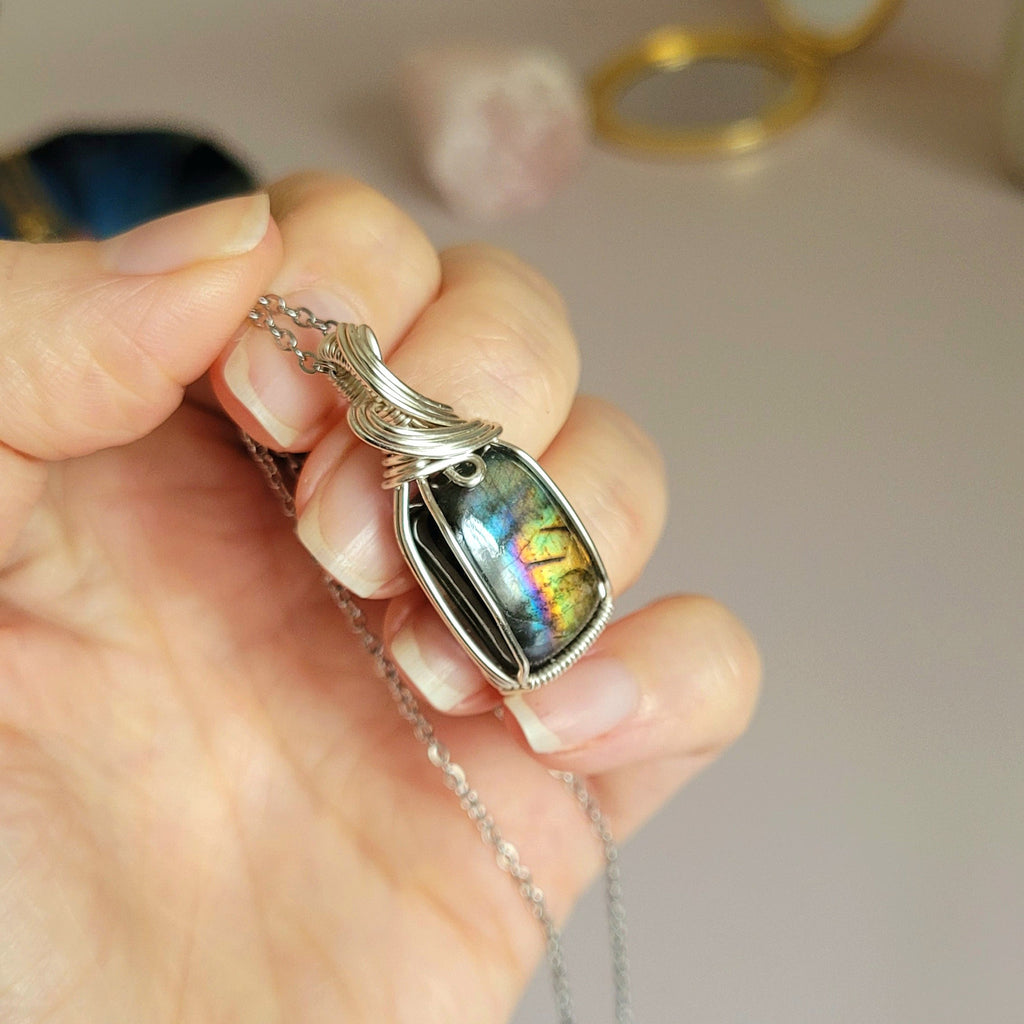 Pendentif en labradorite 3,4 cm bijou artisanal