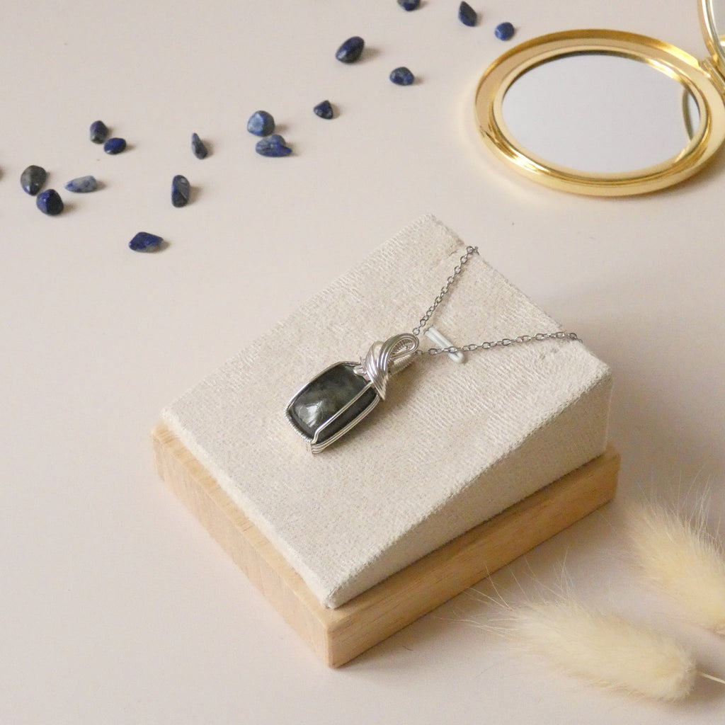 Pendentif en labradorite 3,4 cm bijou artisanal