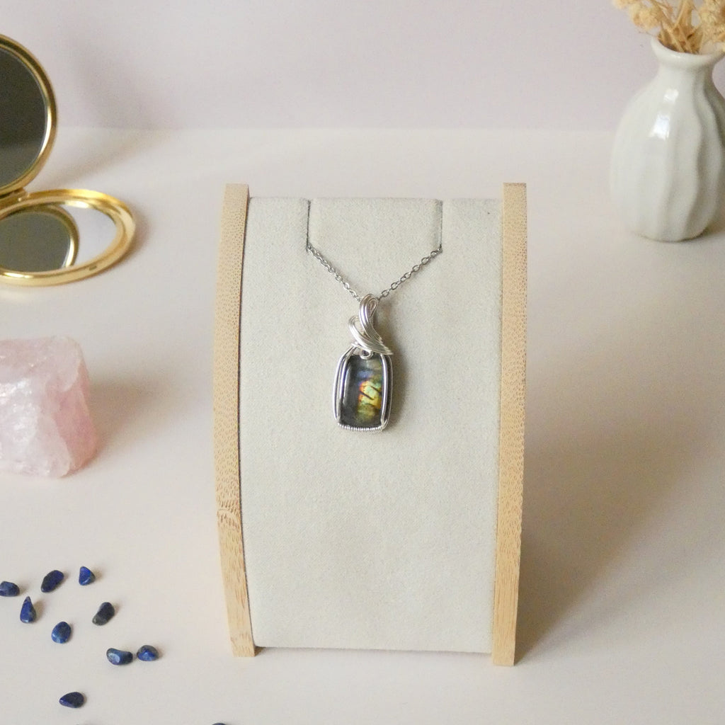 Pendentif en labradorite 3,4 cm bijou artisanal
