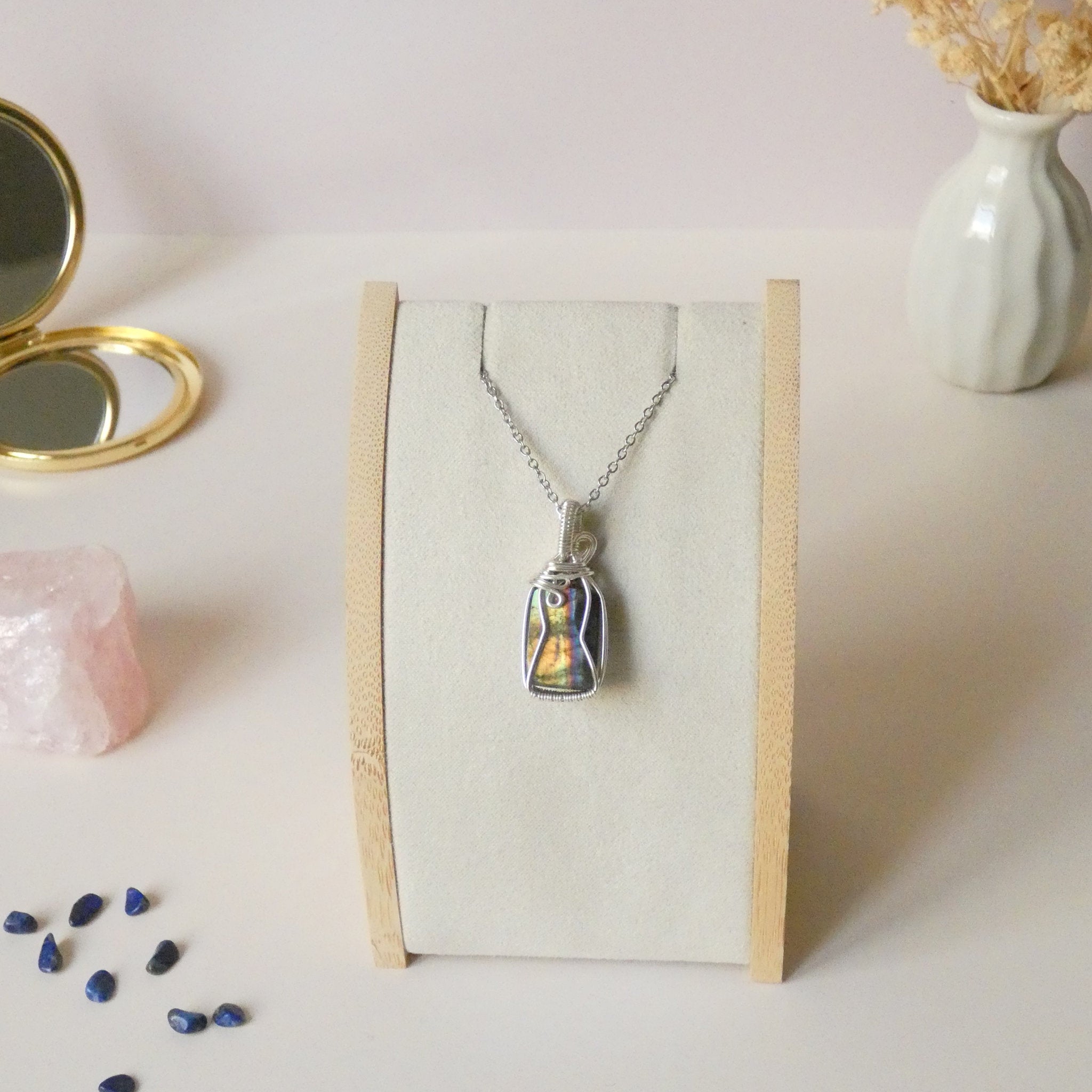 Pendentif en labradorite 3,4 cm bijou artisanal