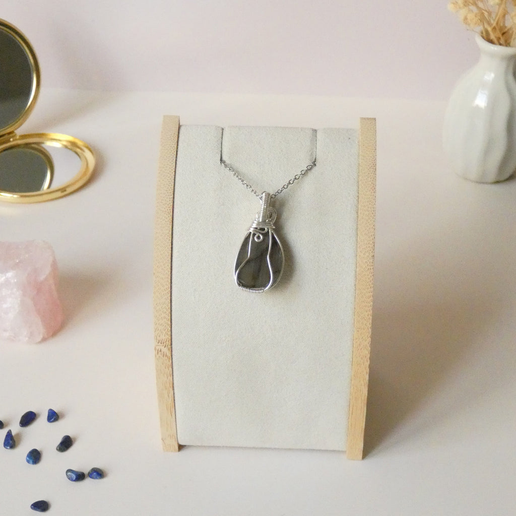 Pendentif en labradorite 3,5 cm bijou artisanal