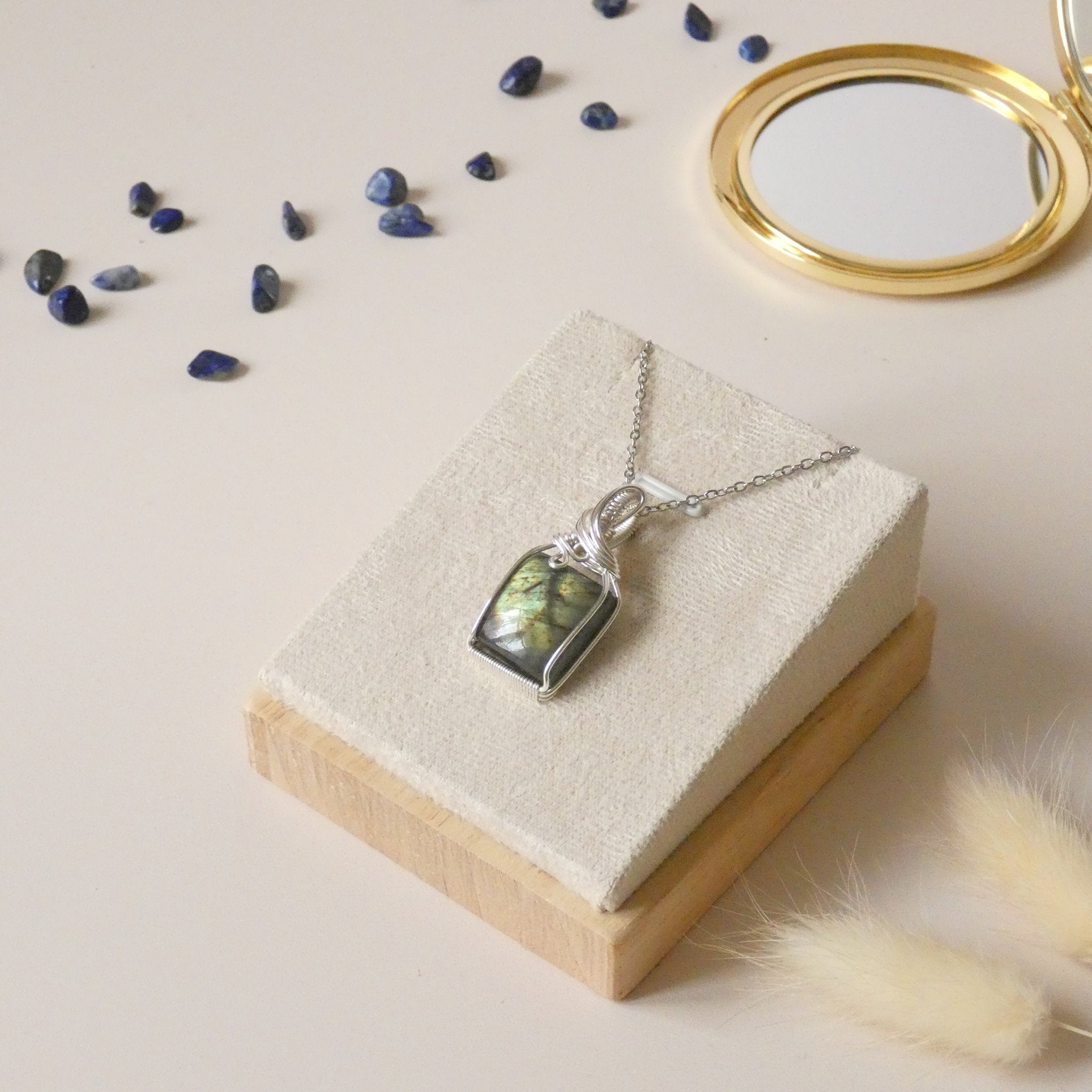 Pendentif en labradorite 3,4 cm bijou artisanal